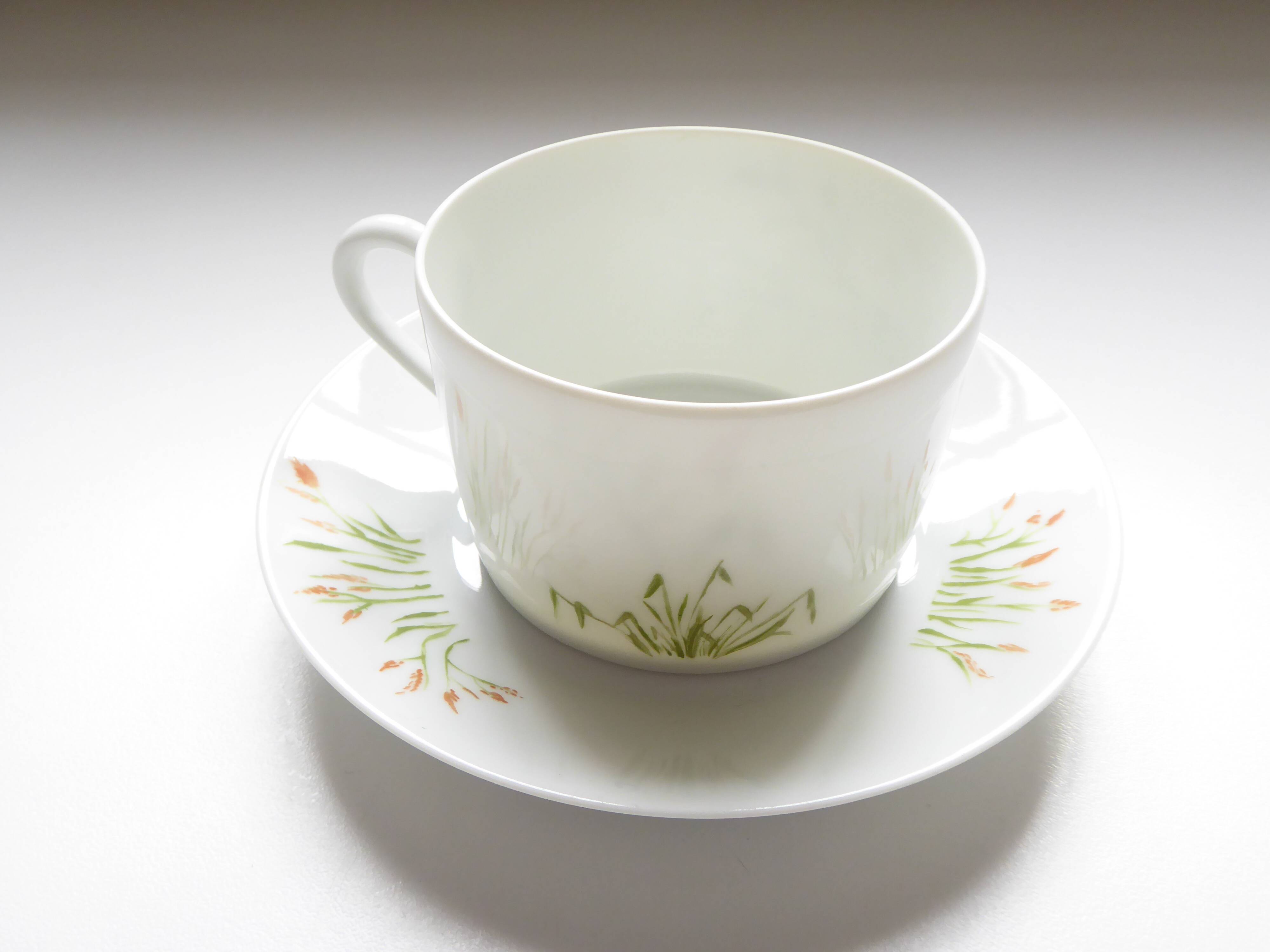 Tasse en porcelaine de Limoges
