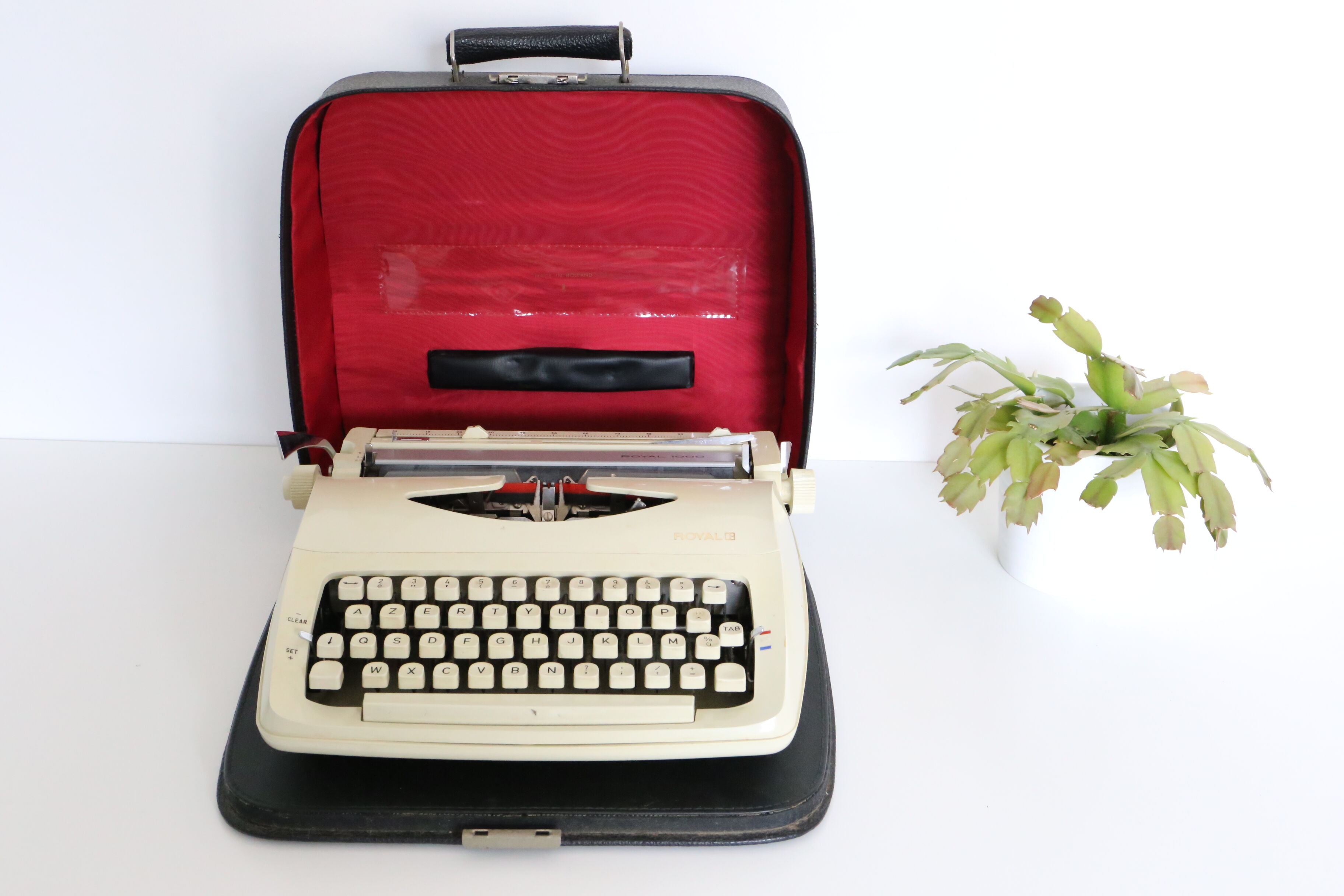 Royal 1000 portable typewriter