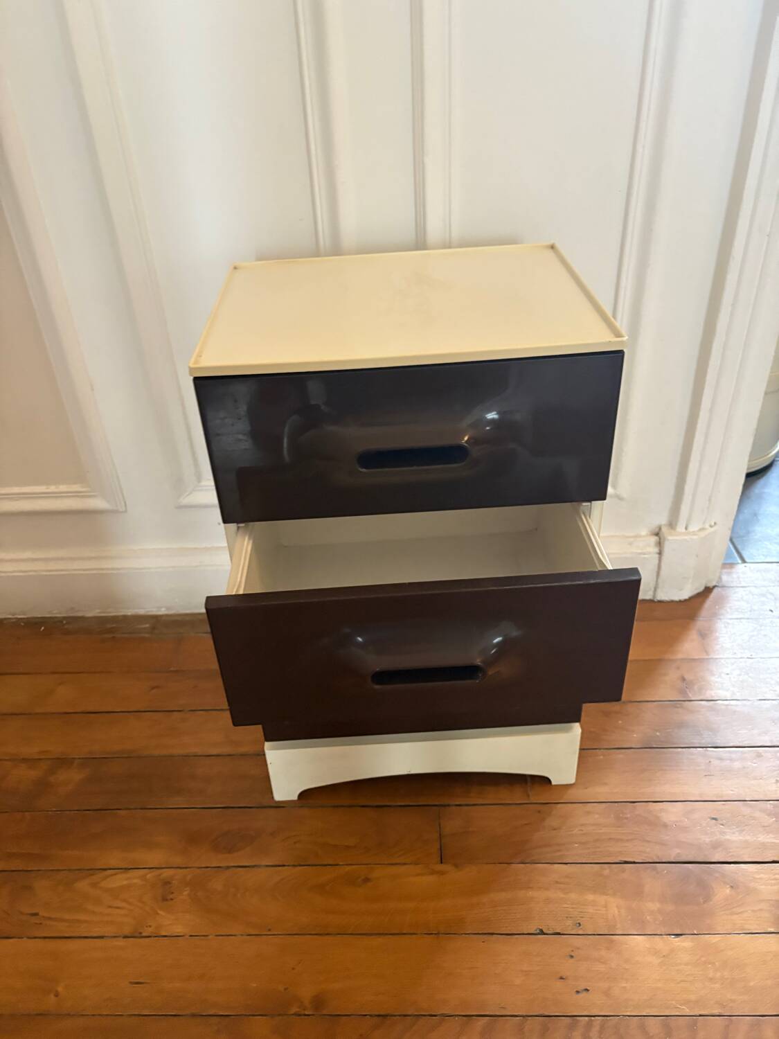 Bout de canapé ou bien table de chevet vintage 1970 Prisunic