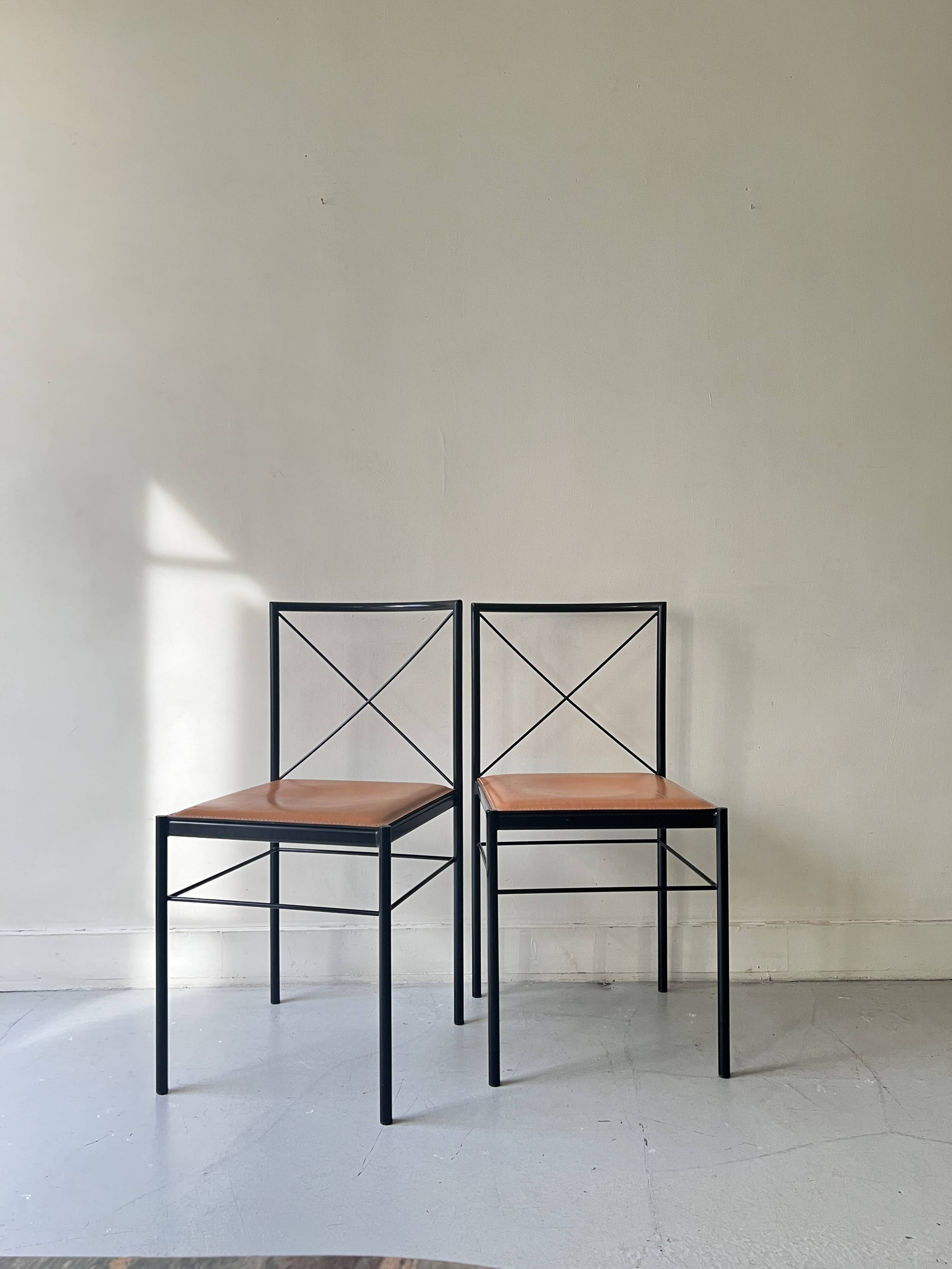 Set of 2 designer chairs in metal and cognac leather, Arrben Italy