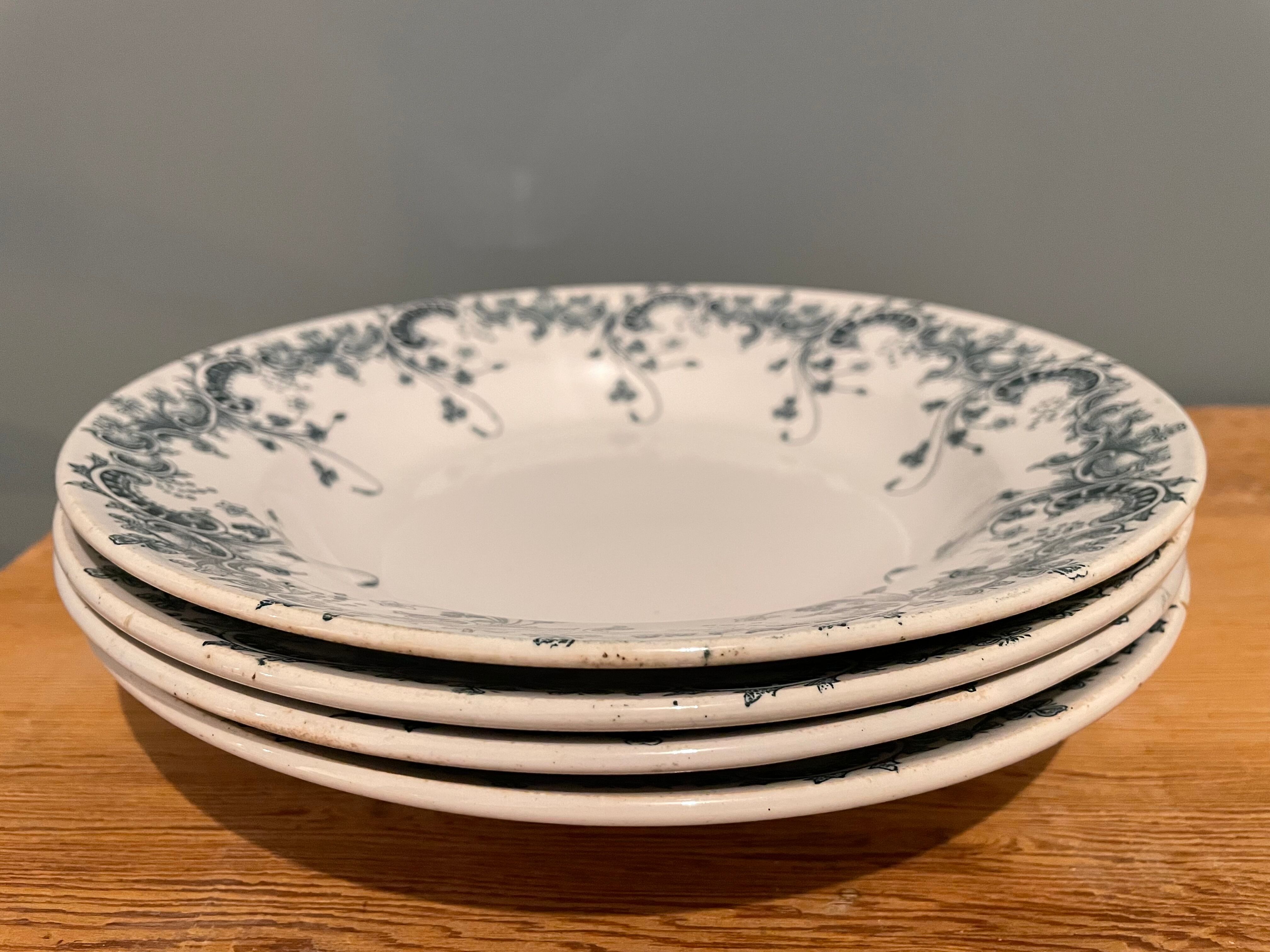 Set of 4 hollow plates Iron Earth, Byzantine model