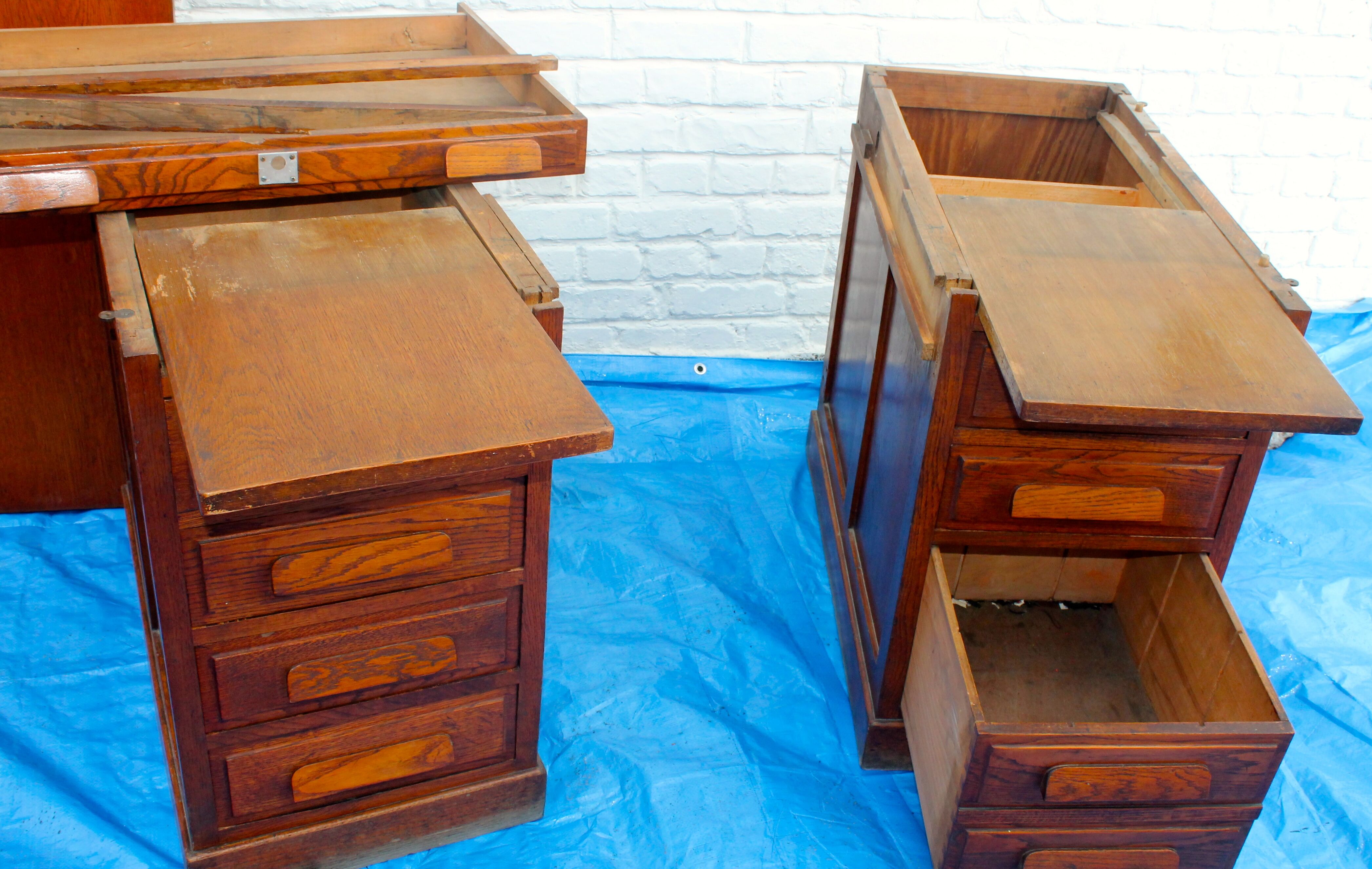 Former Minister coffered desk double