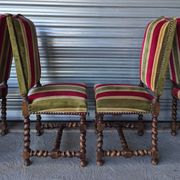 Set of 6 Louis XIII style chairs in turned wood and velvet.