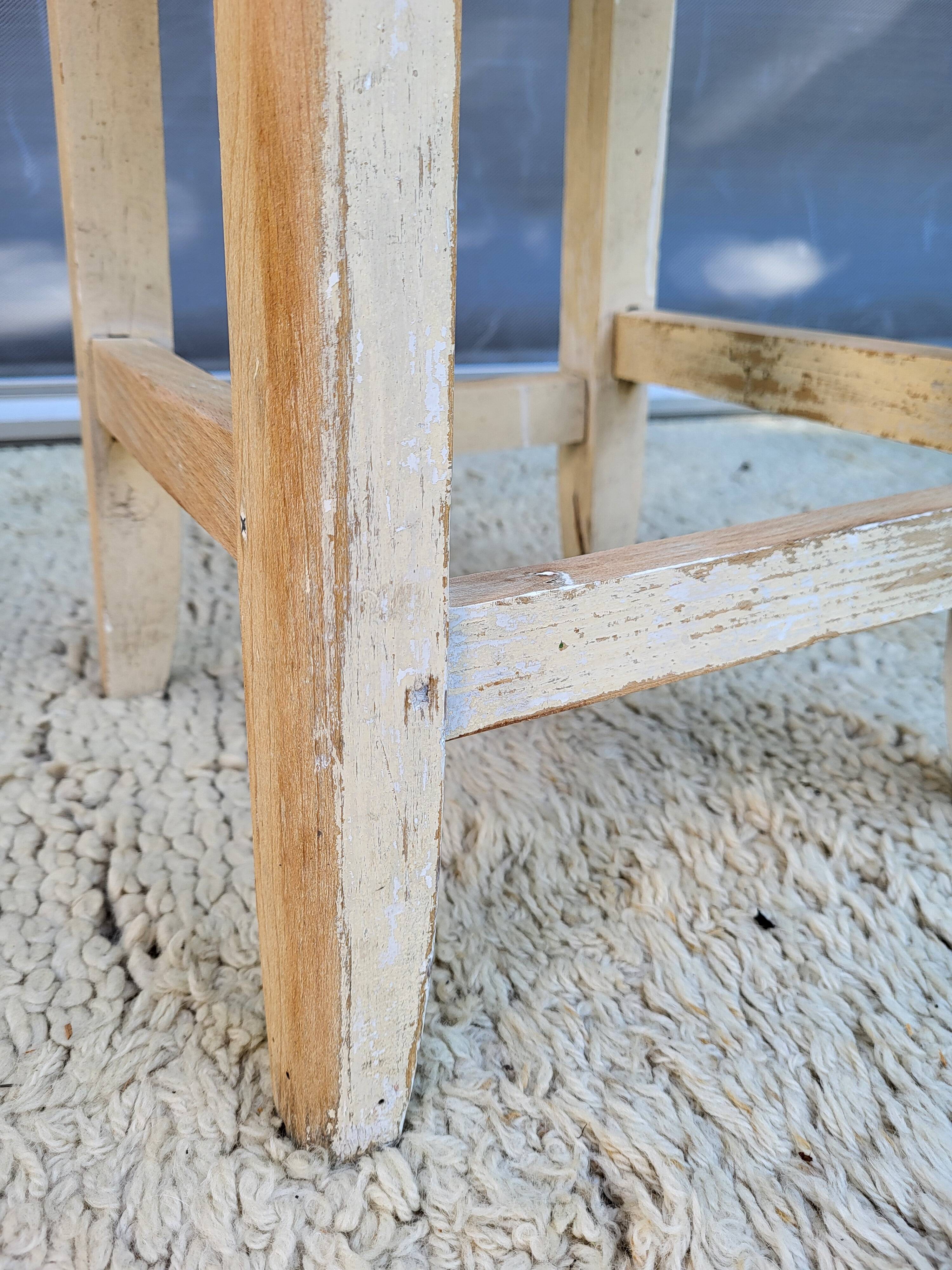 Vintage stool with grip