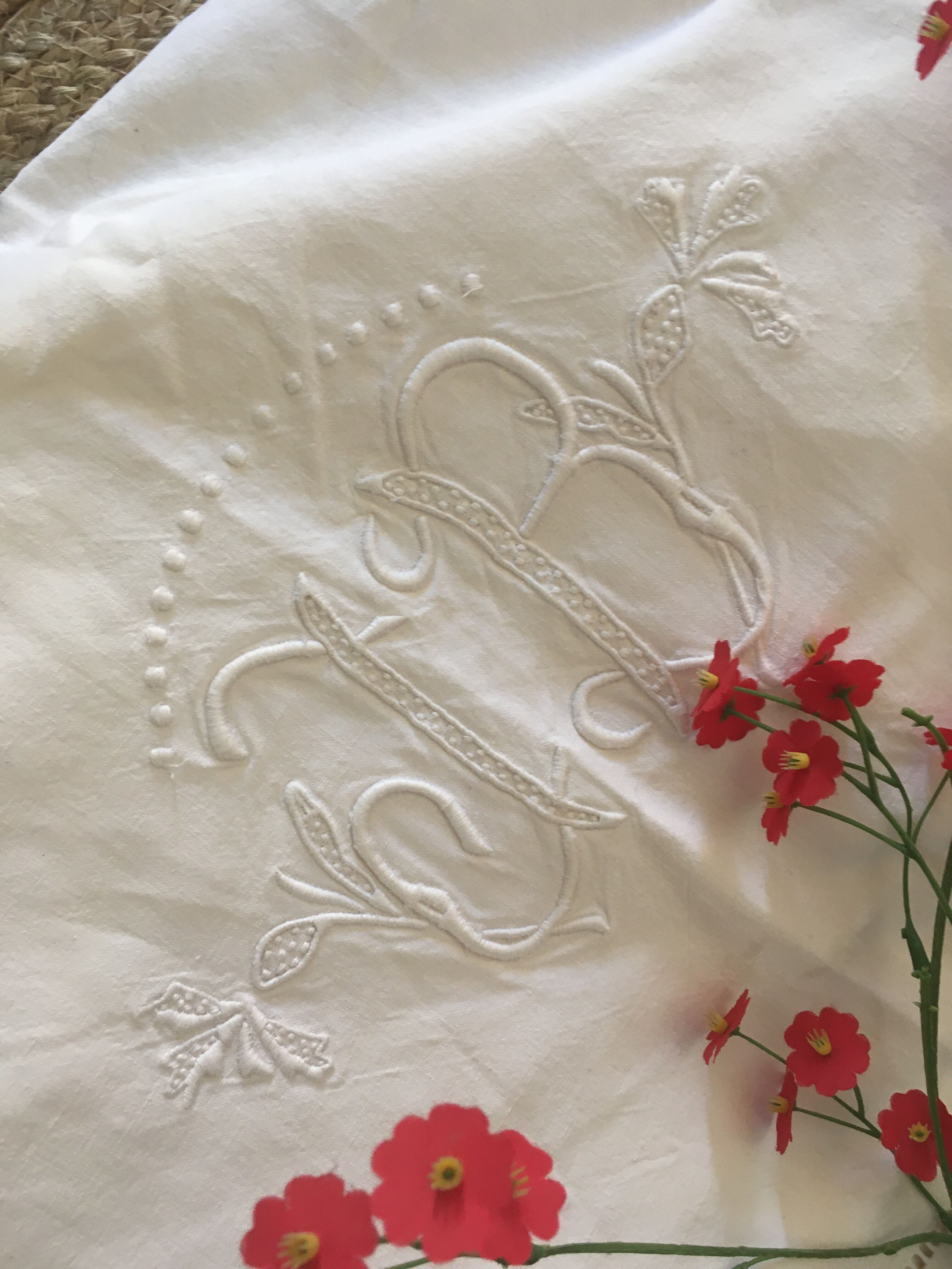 Embroidered cotton sheet JB.