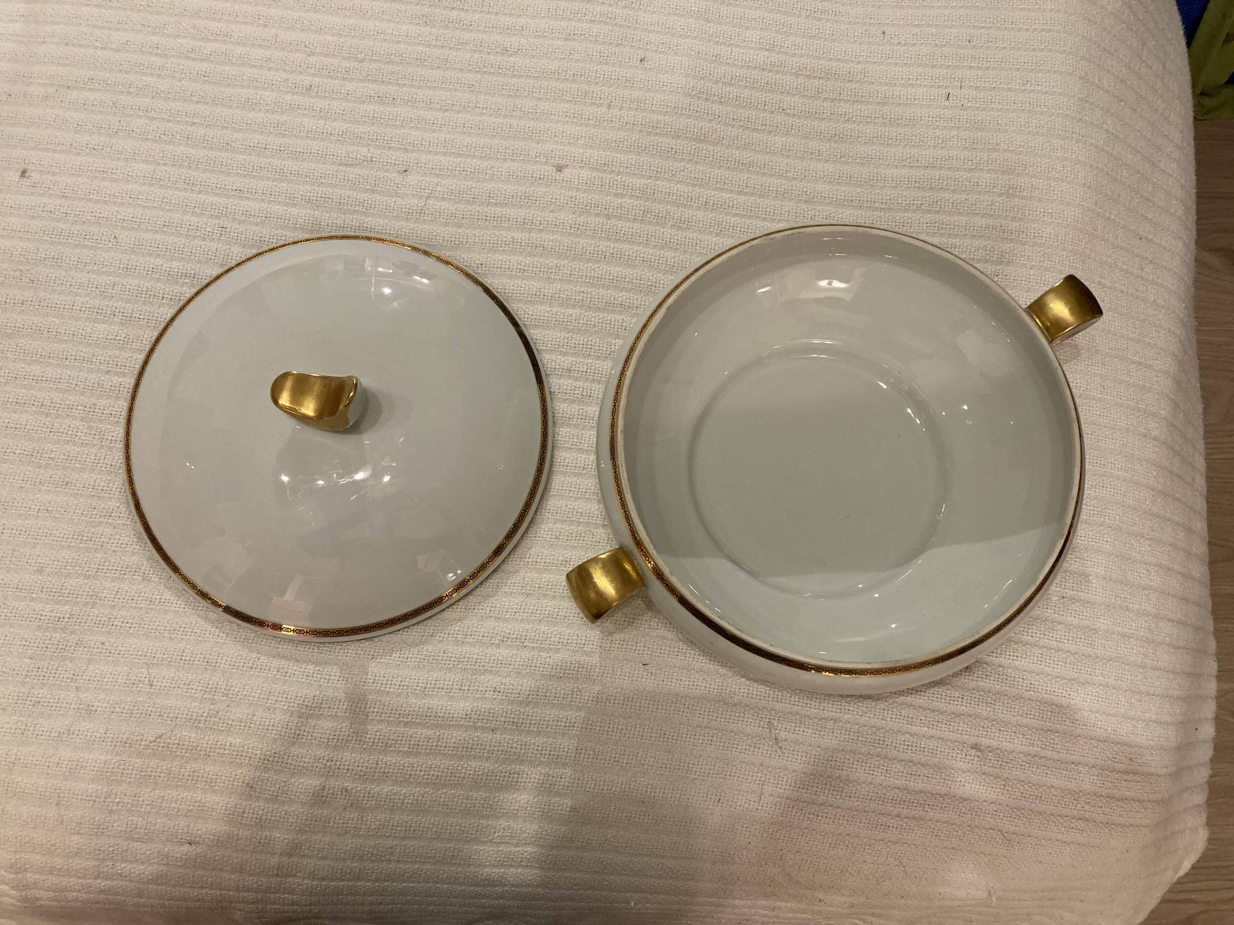 Soupière en porcelaine