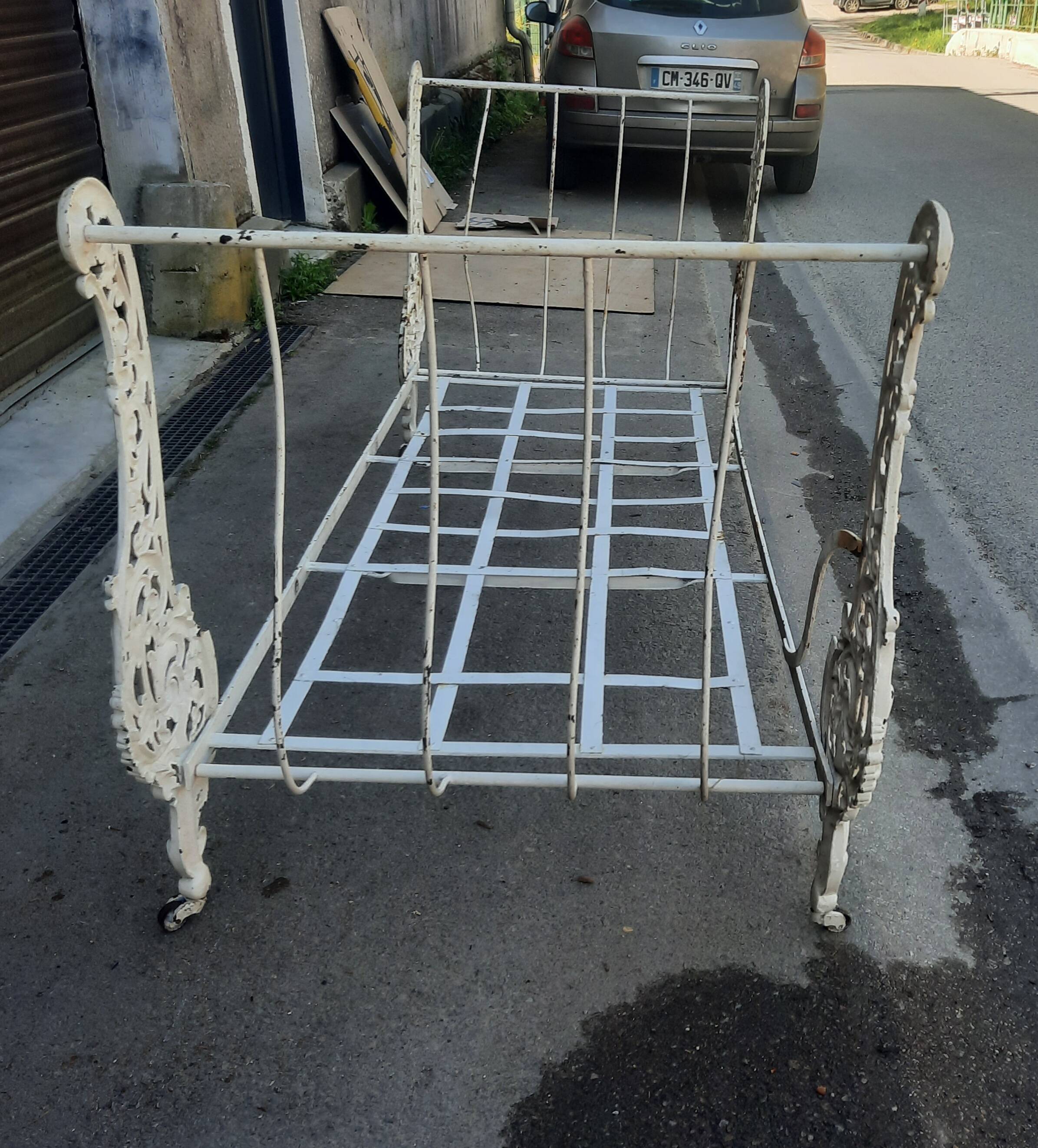Napoleon IIII folding cast iron bed
