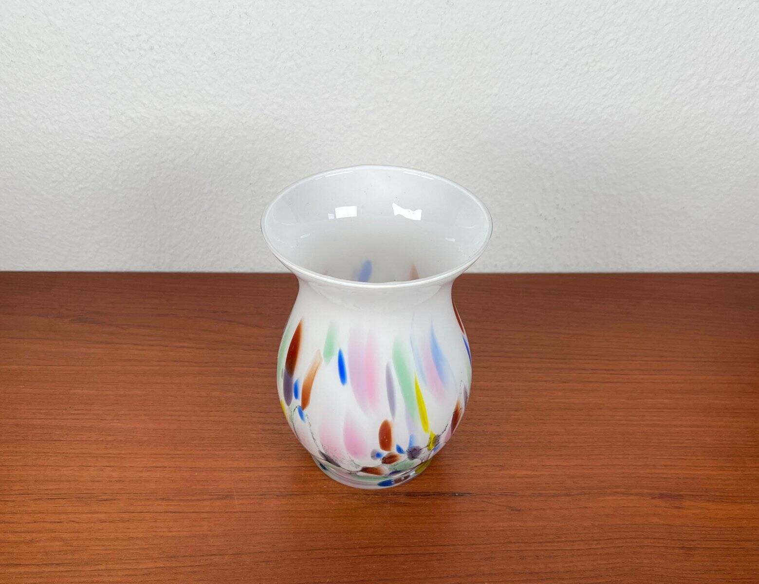 Postmodern glass vase by Hans Jürgen Richartz for the Richartz art collection, 1980s.