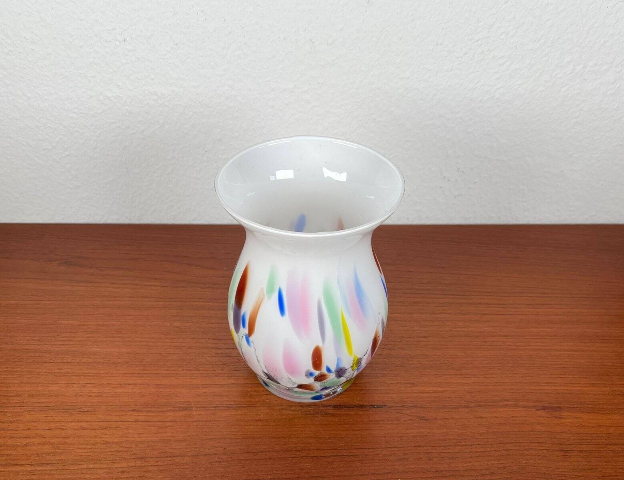 Postmodern glass vase by Hans Jürgen Richartz for the Richartz art collection, 1980s.