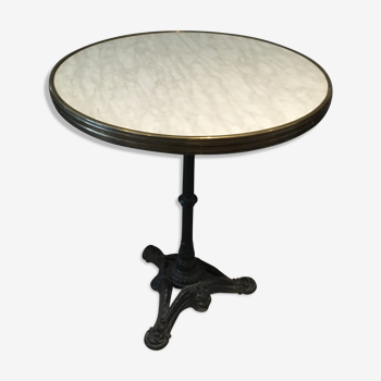 Bistro table called "parisian"