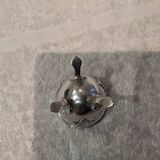 Beautiful 950 silver tripod egg cup in the Art Nouveau style by Minerva Queille