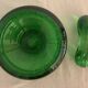 Cendrier Biot en verre vert avec pilon écrase cigares 1960