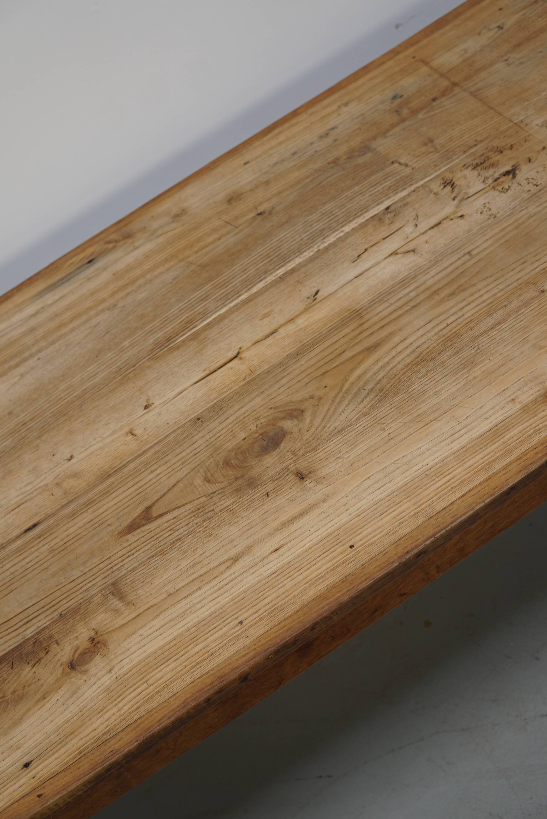 Table à manger rustique en chêne antique du début du 20e siècle.
