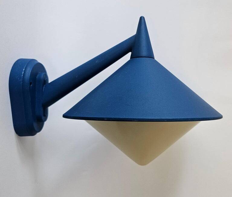 Paire de lampes murales mid-century dans le style de Svea Winkler, Italie, années 1970.