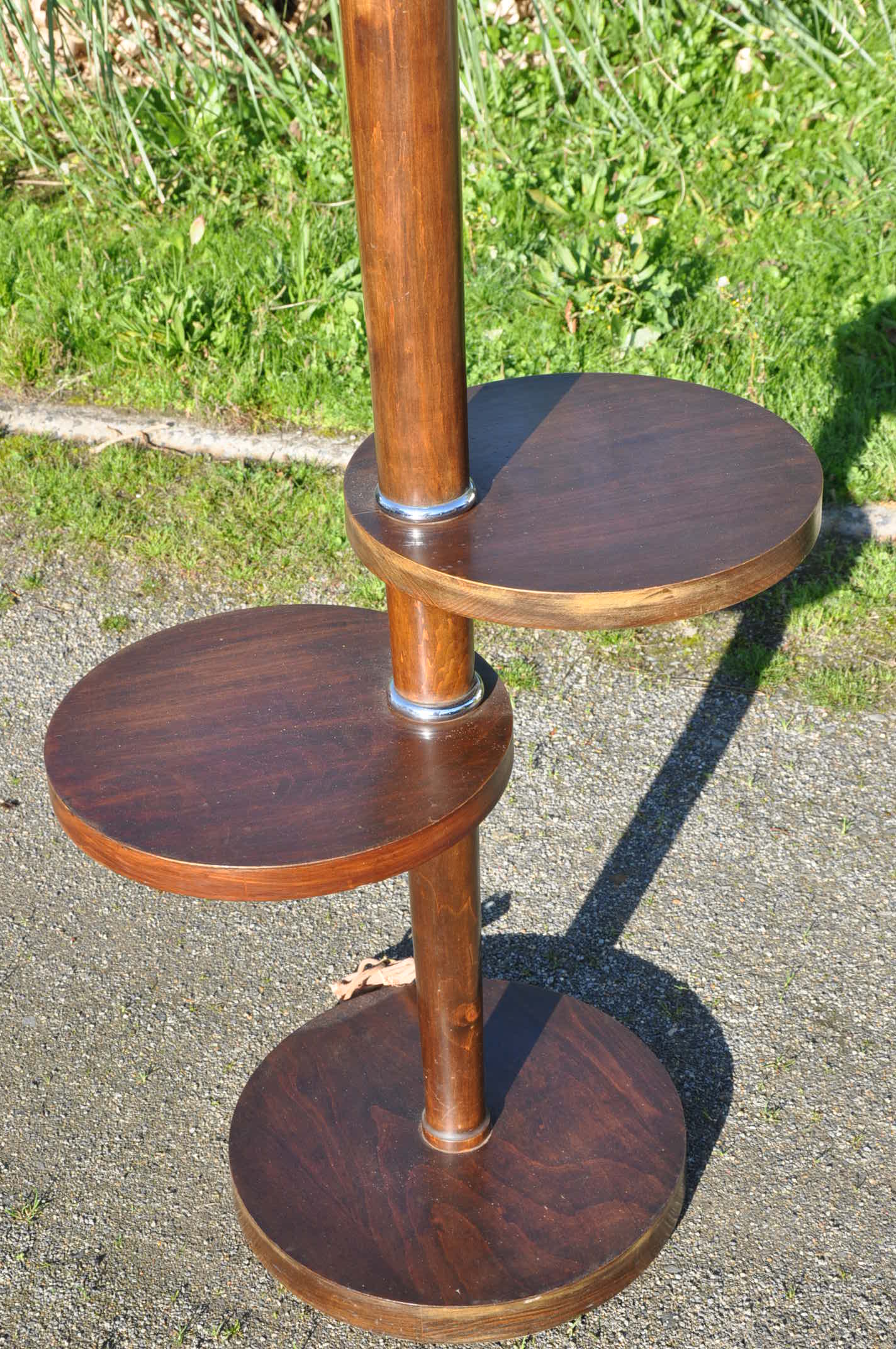 Art deco lamppost