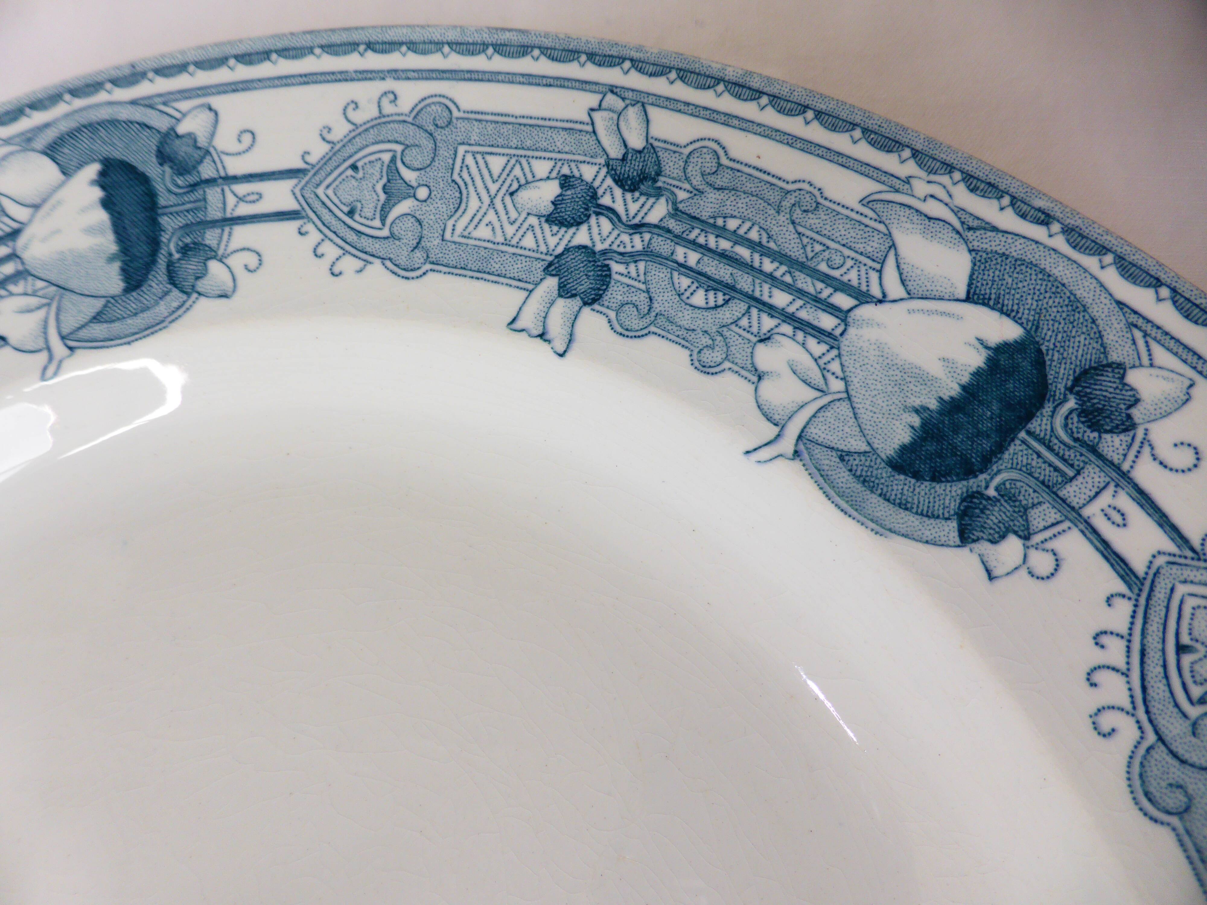 Vintage round plate by CM&C model Massena 220650.