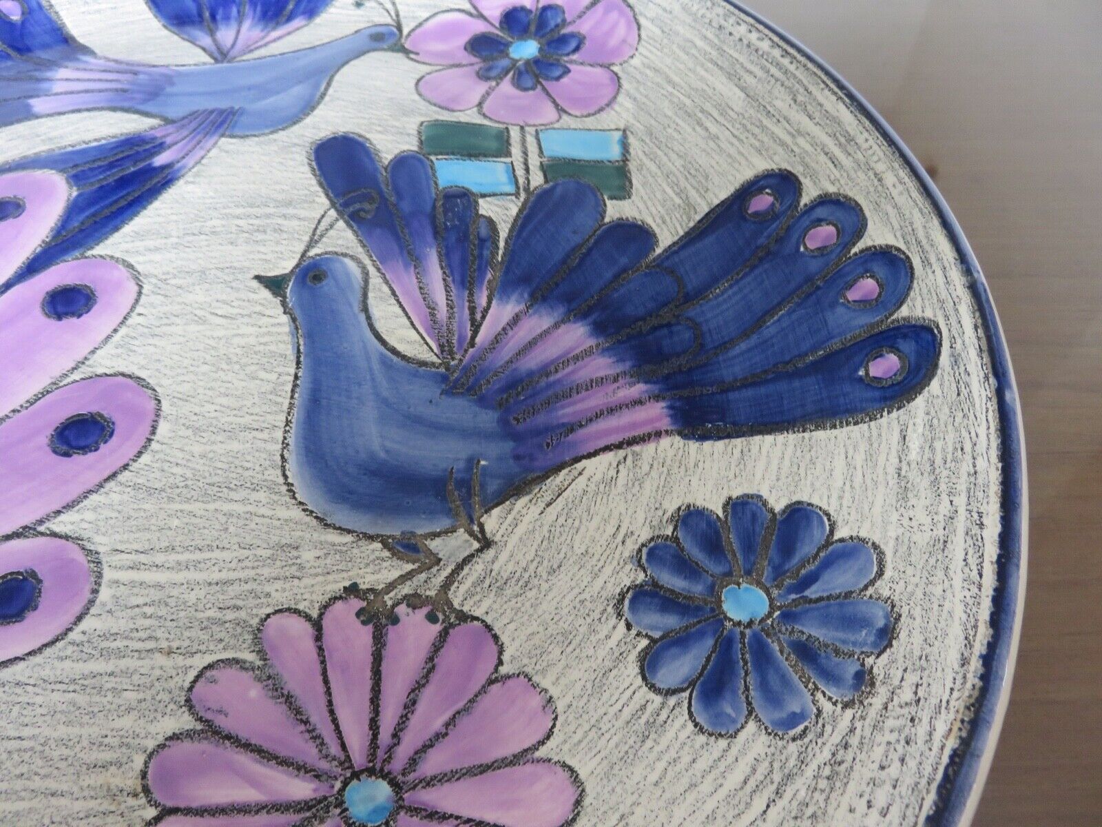 Ceramic decoration dish "peacock" Vega cuenca ecuador