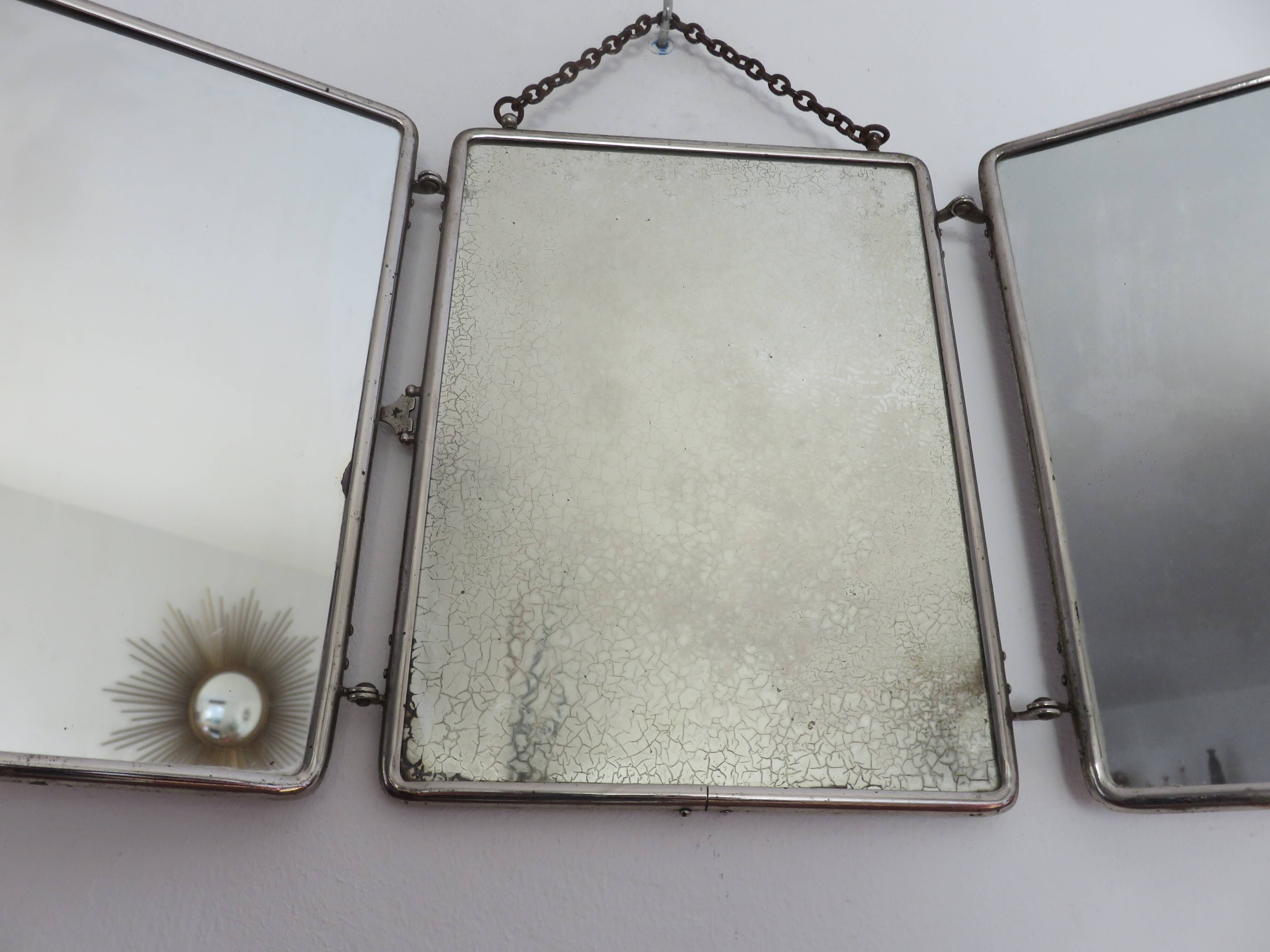 Miroir de barbier triptyque à chainette avec fermoir années 30 40