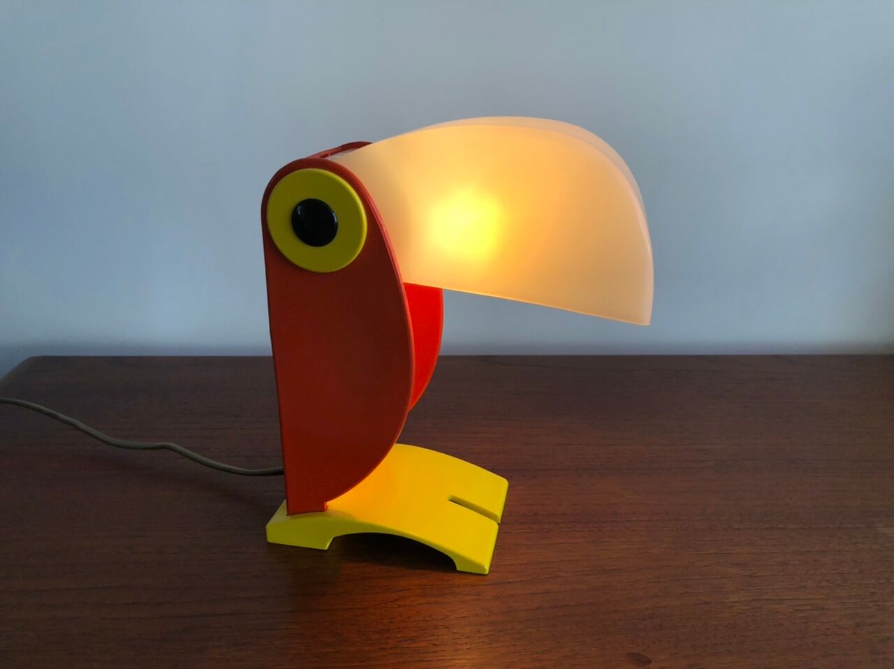 Toucan lamp by Ferrari