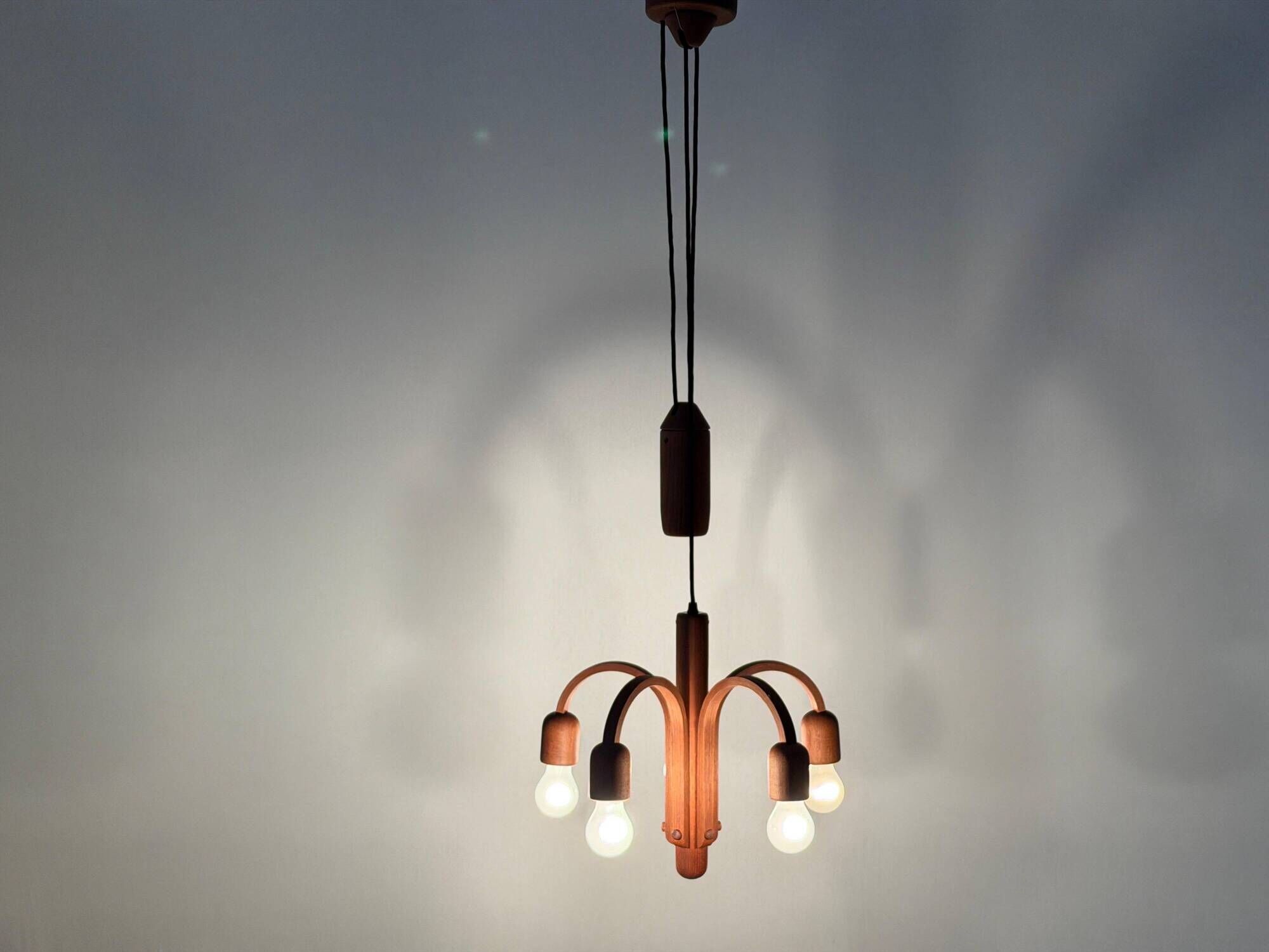 Suspended Sputnik counterweight lamp with 5 arms in teak by Domus, 1970s, Italy.
