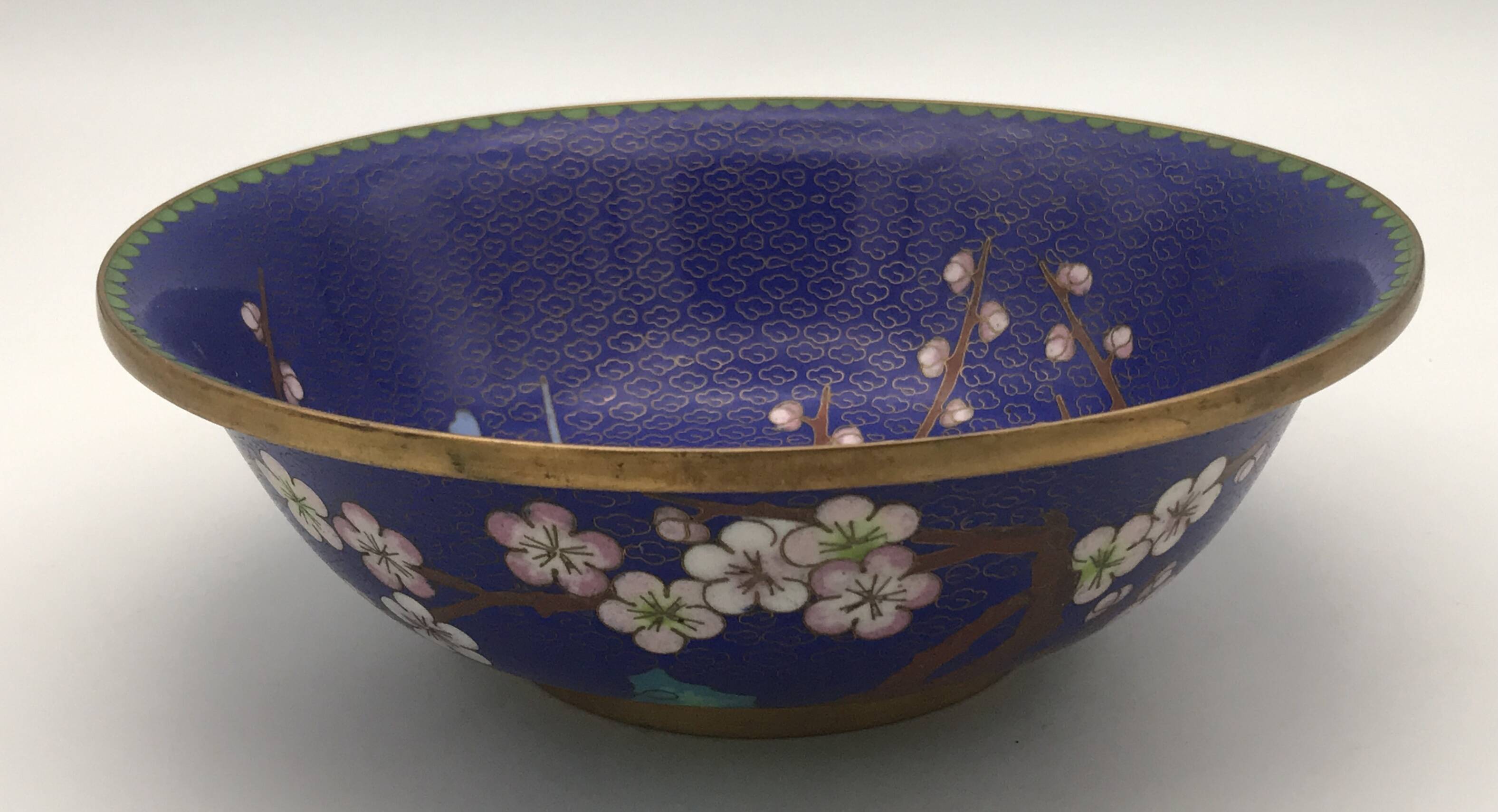 Cloisonné enamel cup with floral decoration