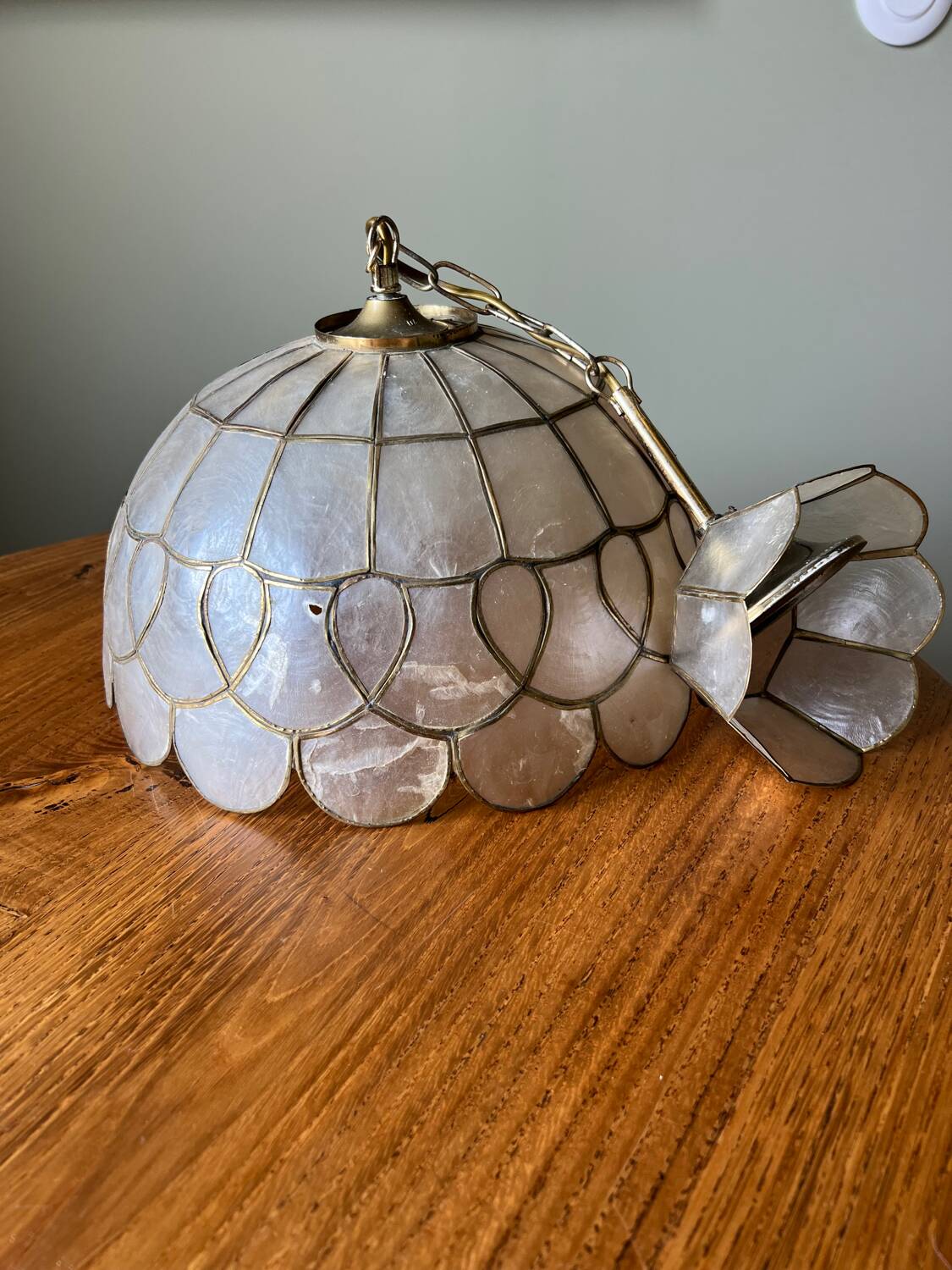 Vintage pendant in mother-of-pearl and brass, 1970s.
