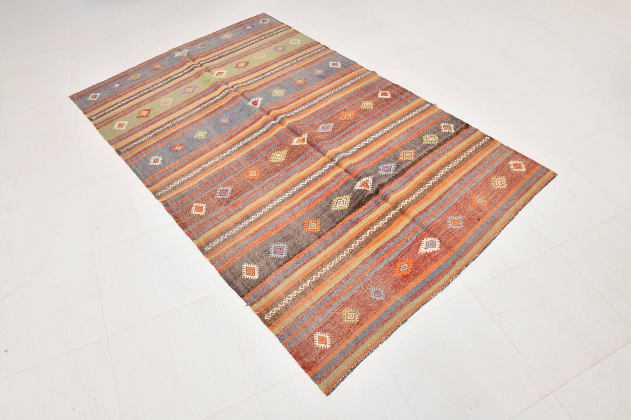5x7 Tile Red & Grey Kilim Rug, Handwoven Vintage Kilim Rug, 140x221Cm