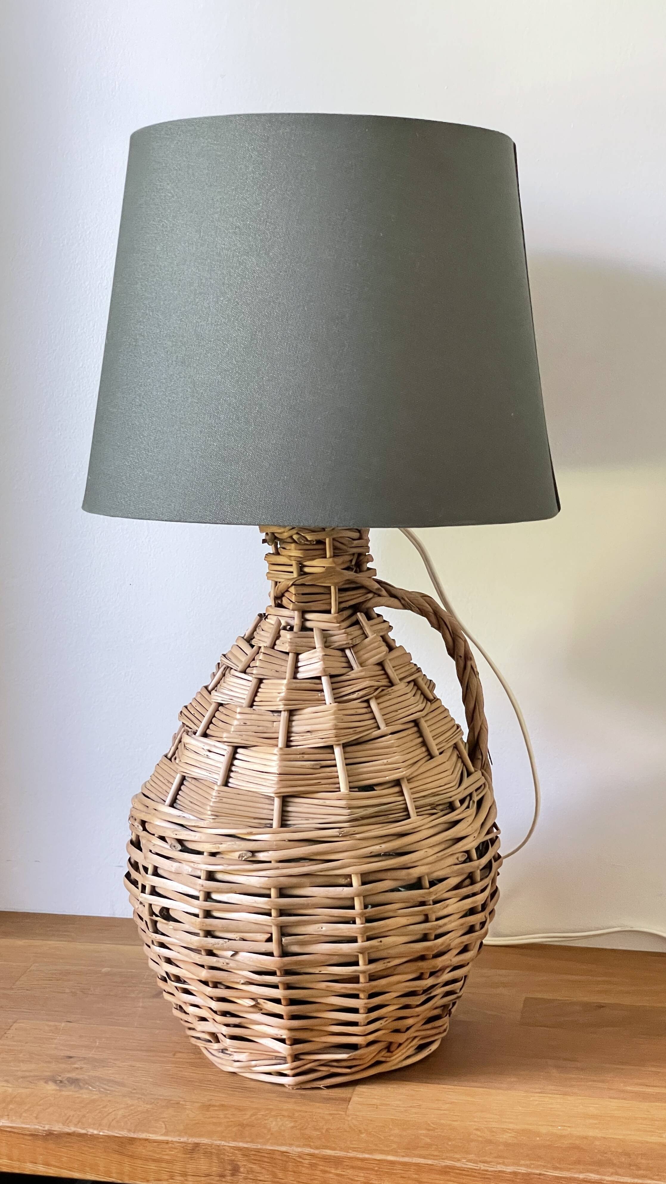 Vintage rattan Dame Jeanne lamp