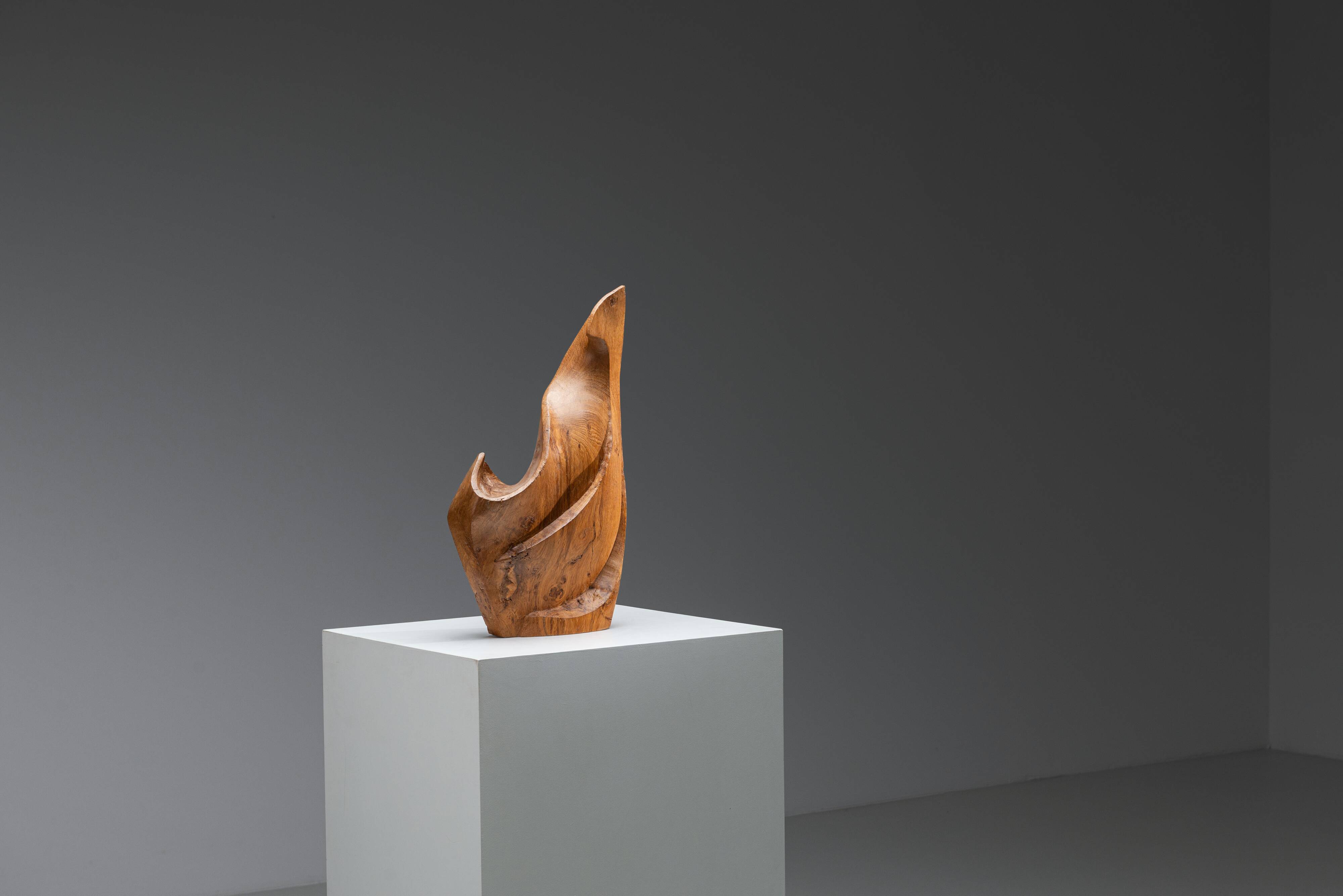 Forme sculpturale en chêne solide