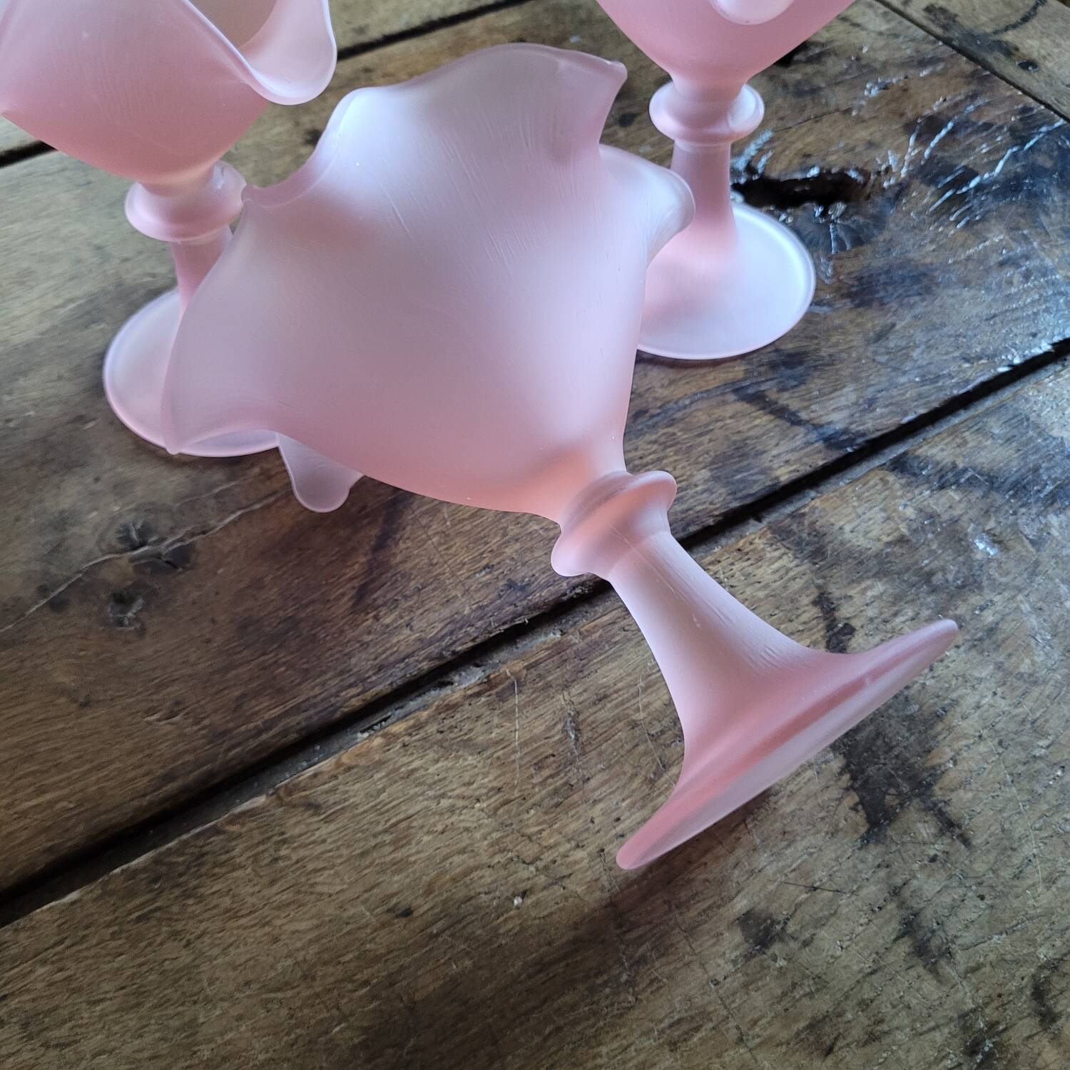 3 pink satin glass dessert bowls – 1950s