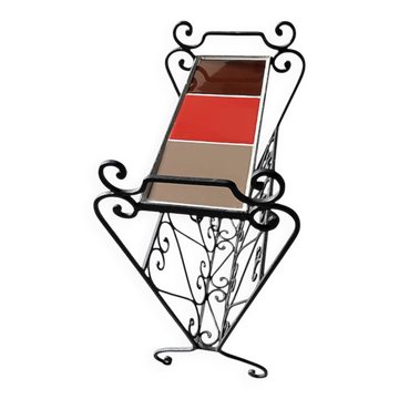 Newspaper holder