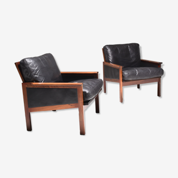 Paire de fauteuils  scandinaves cuir noir par Illum Wikkelsø