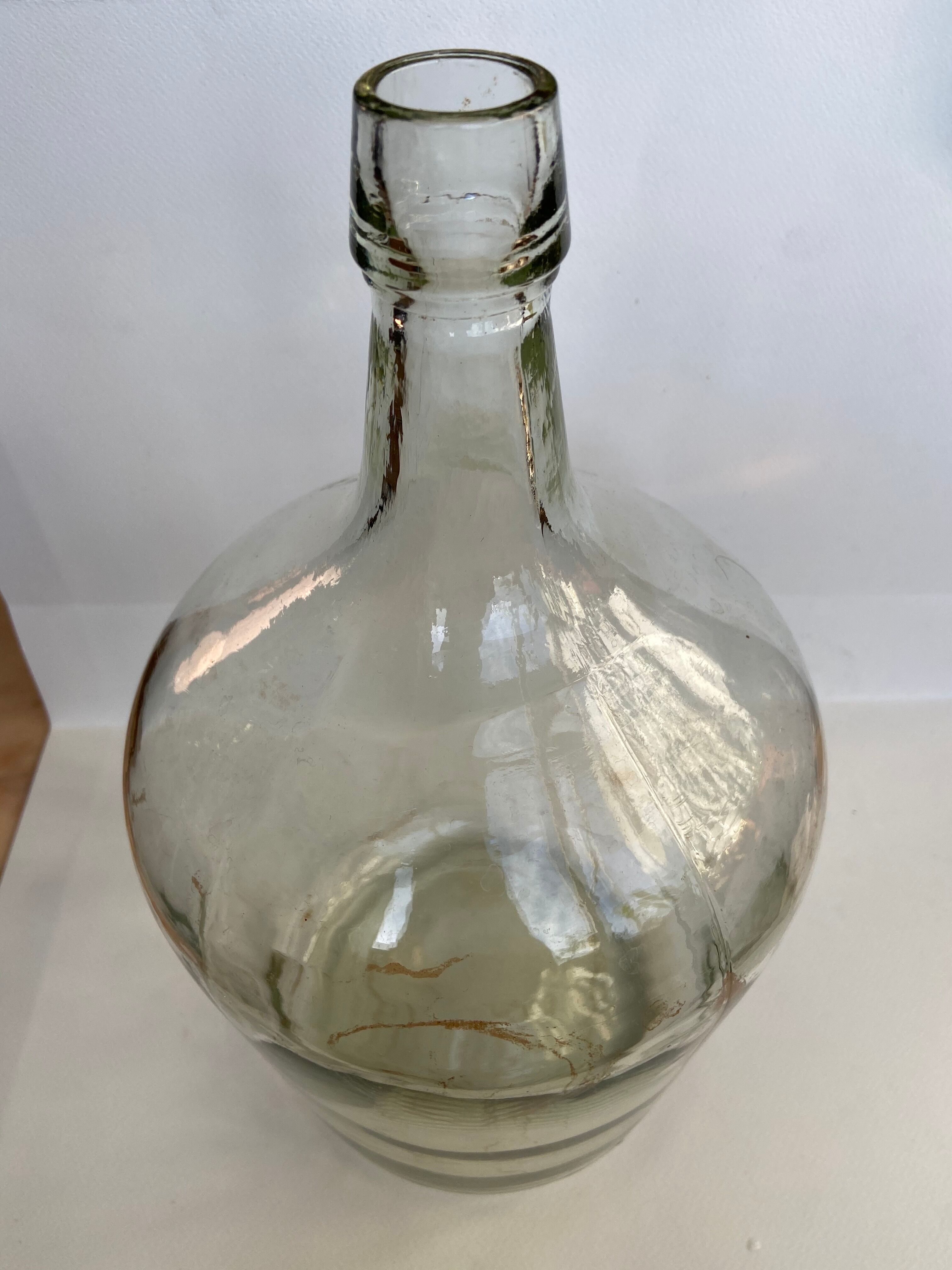 Glass demijohn