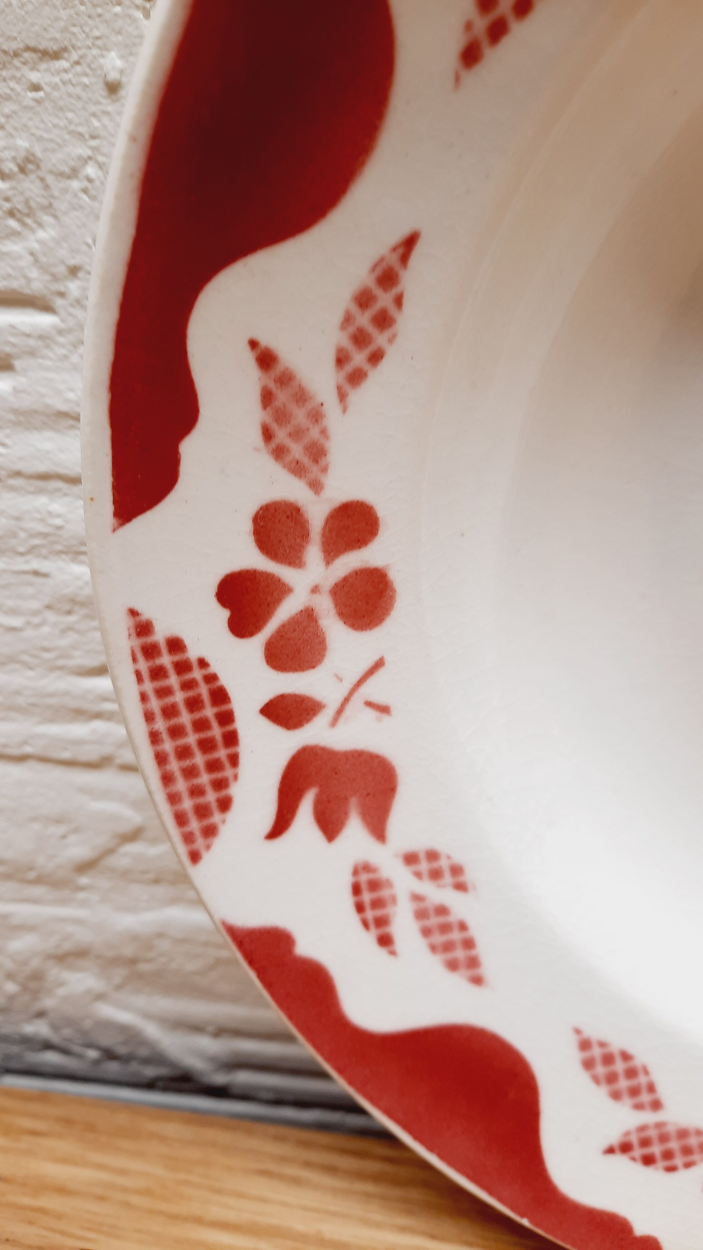 Set 4 pink hollow plates