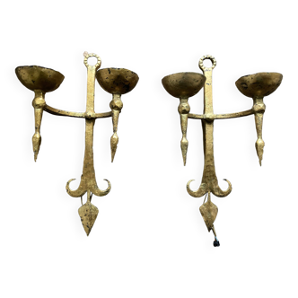 Pair of XXL torchlight sconces in golden beaten iron Italian work 1960