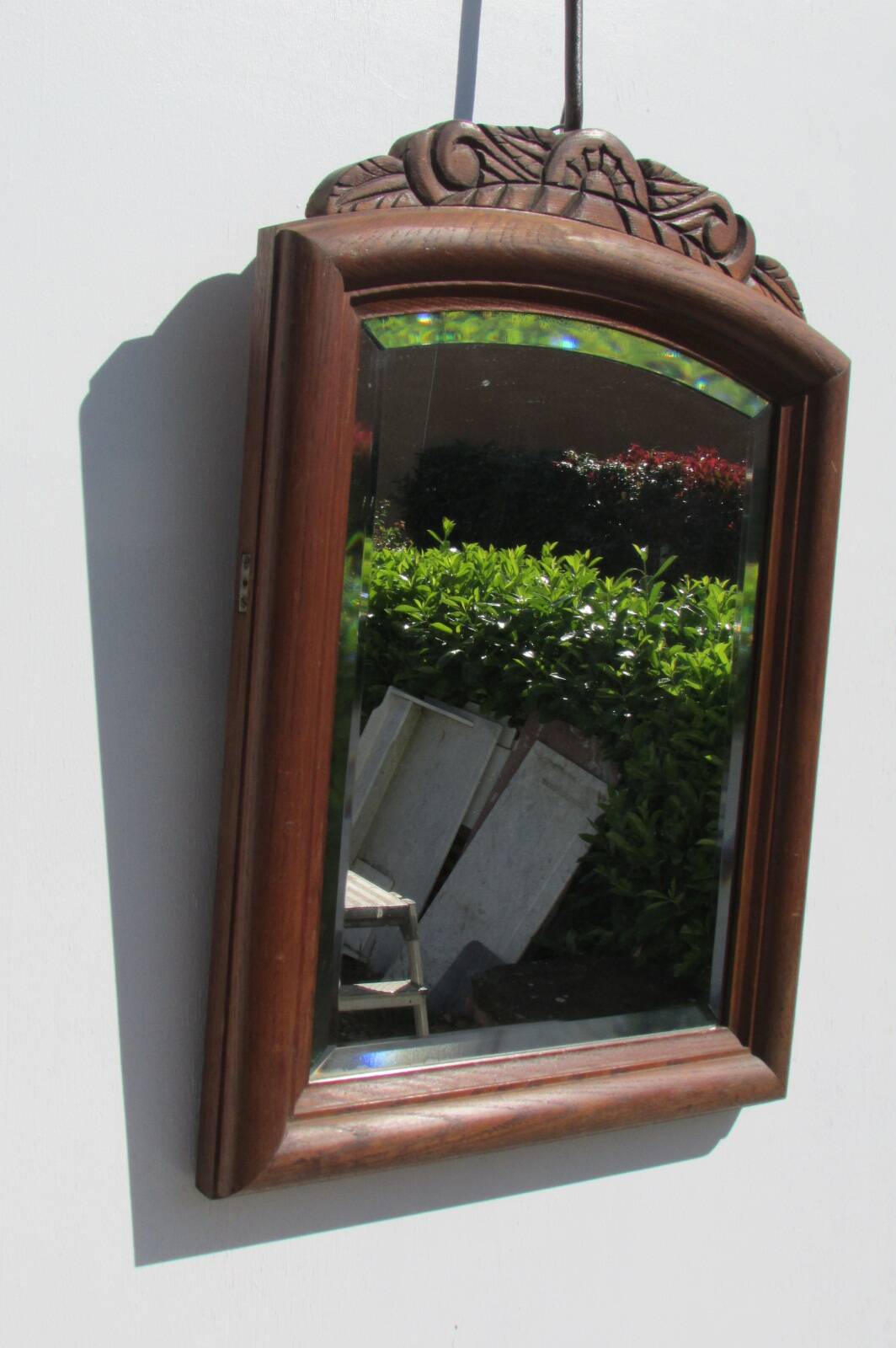 Small mirror 1900s, sober in walnut