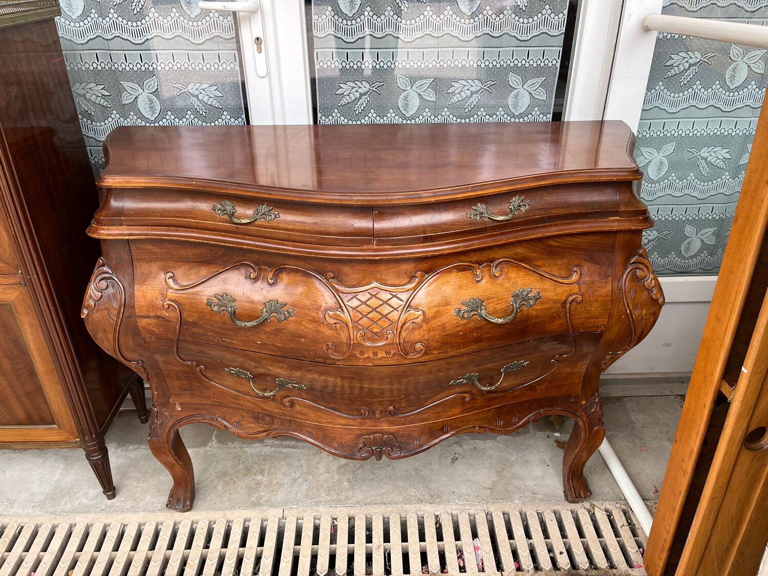 Bordeaux chest of drawers