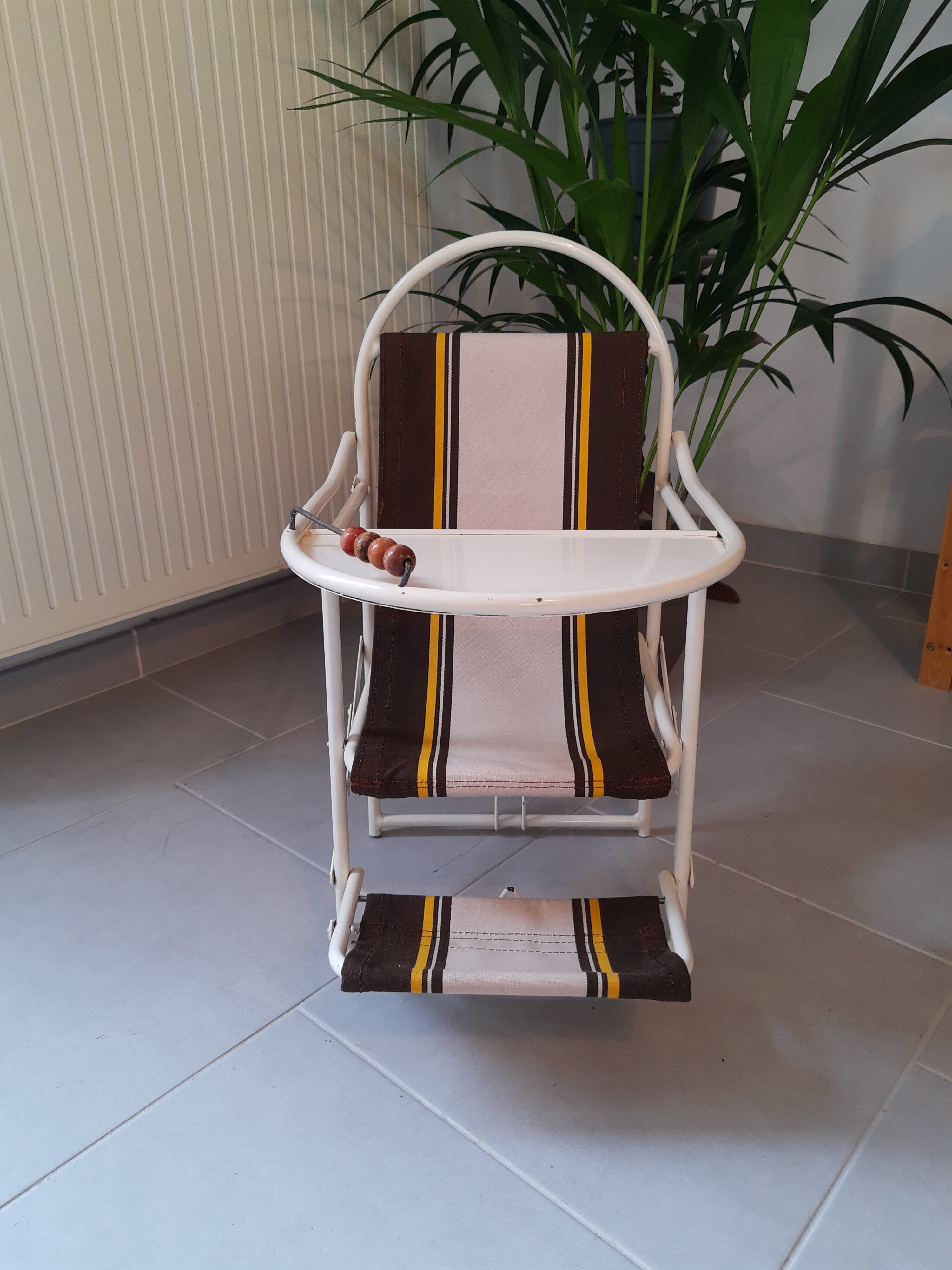 Vintage high-top folding child chair