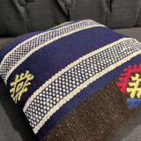 Housse de coussin en laine noire