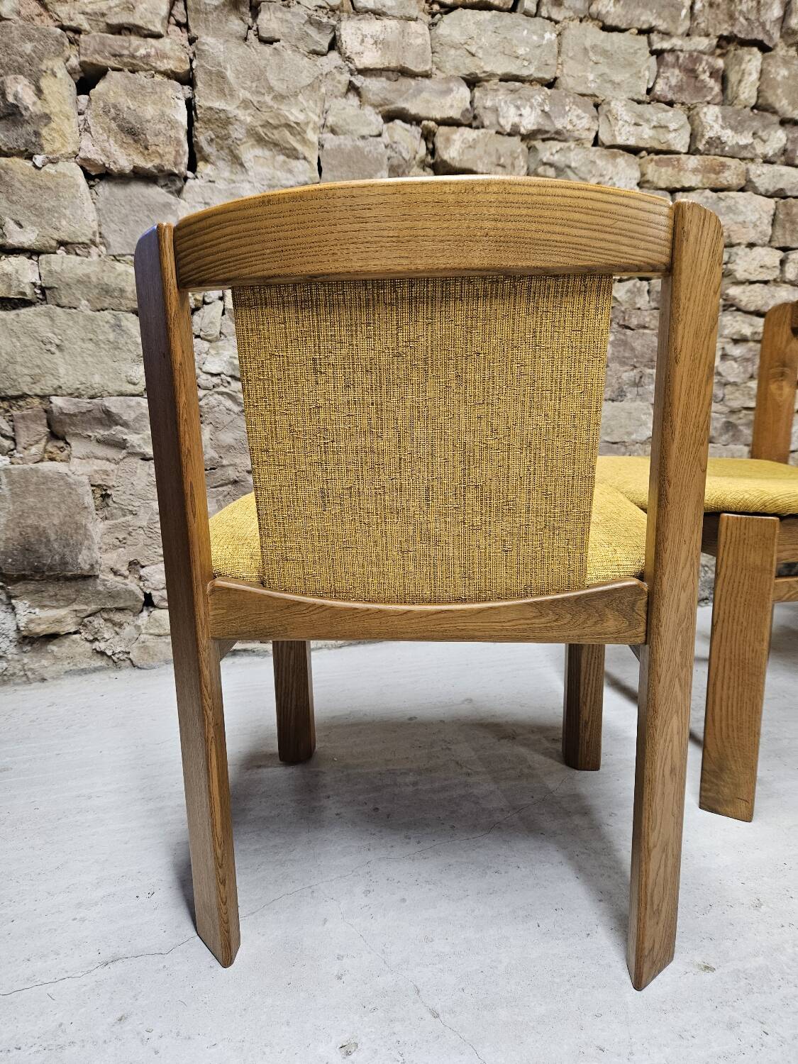 4 chaises en tissu et bois, 1970