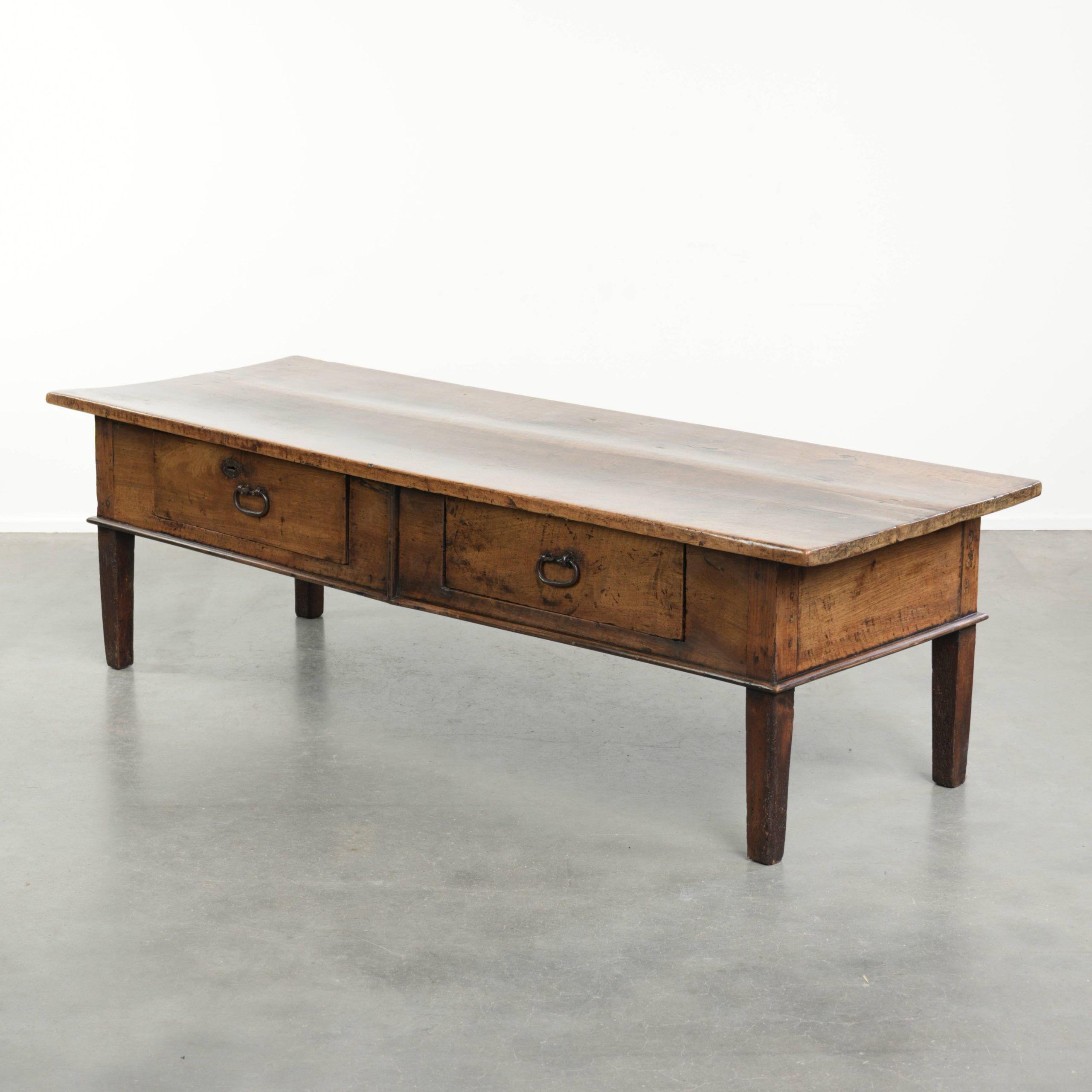 Antique walnut 18th-century Southern European coffee table with two drawers