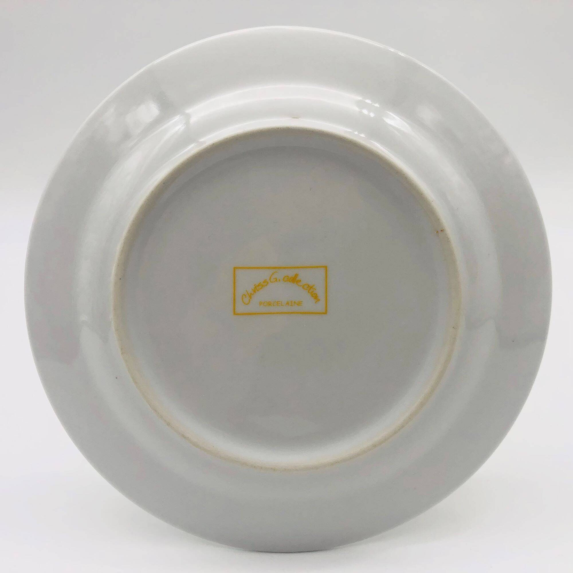 6 Assiettes à dessert en porcelaine « Chriss G. Collection ».