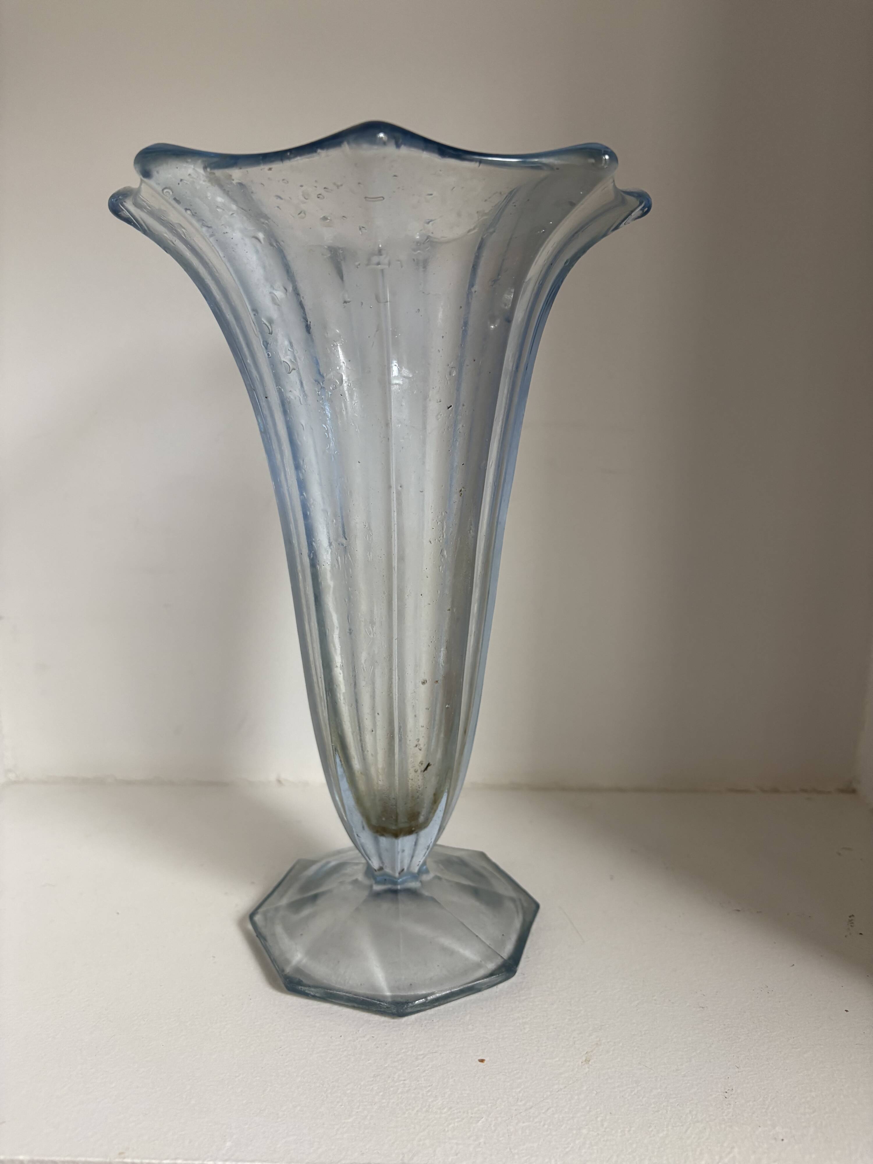 Set of 11 decorative items