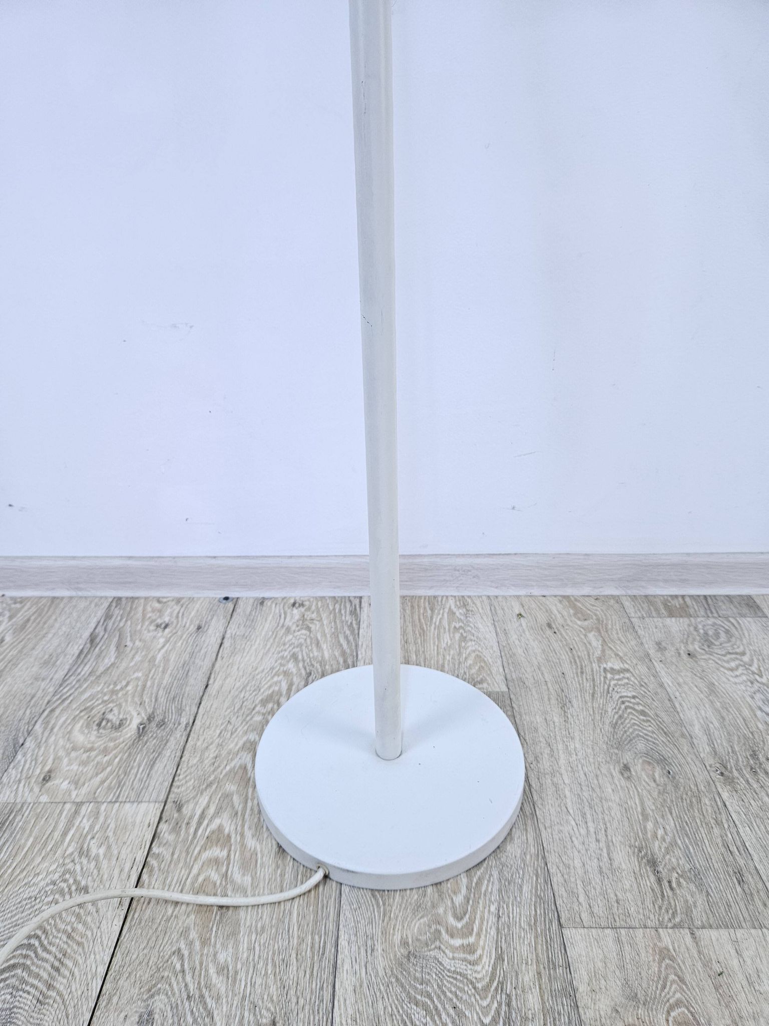 Lampe de sol blanche, Allemagne, années 1960.