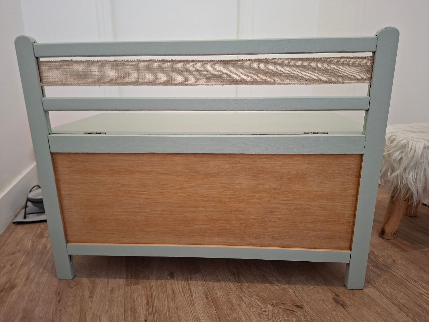 Bench / toy box