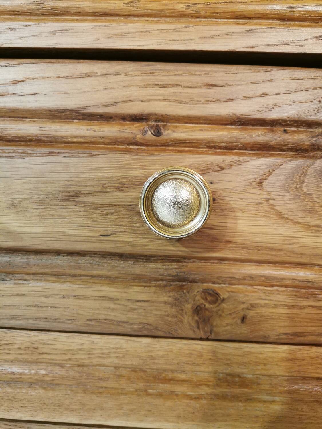 Oak chest of drawers