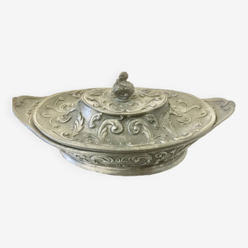 Small old empty pocket vegetable dish in pewter