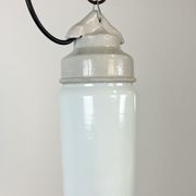 Suspension en porcelaine blanche industrielle avec verre opale, années 1970