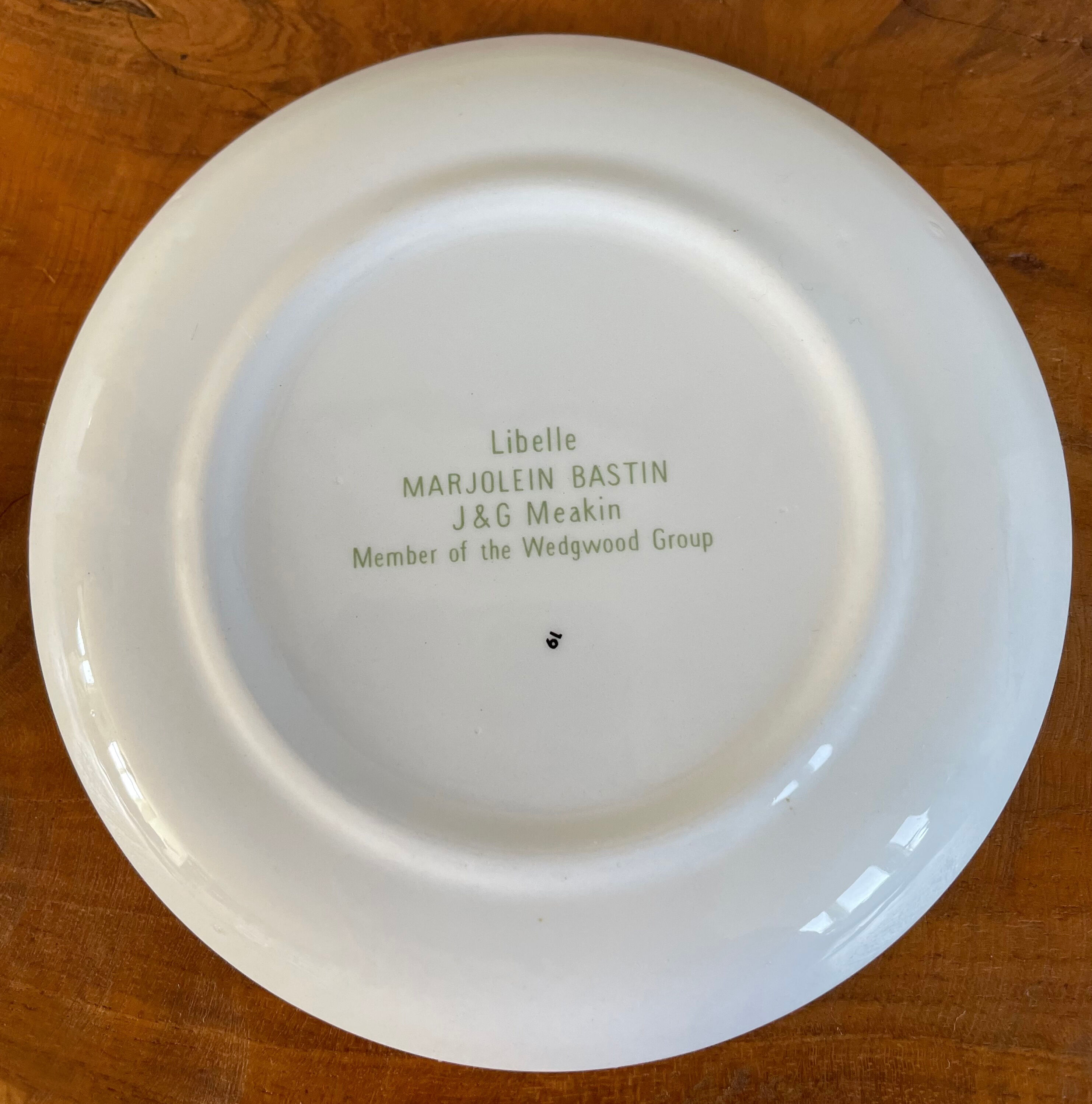 Set of 4 Marjolein Bastin Teacups with Saucers from the "Libelle" Series, J&G Meakin, Wedgwood Group