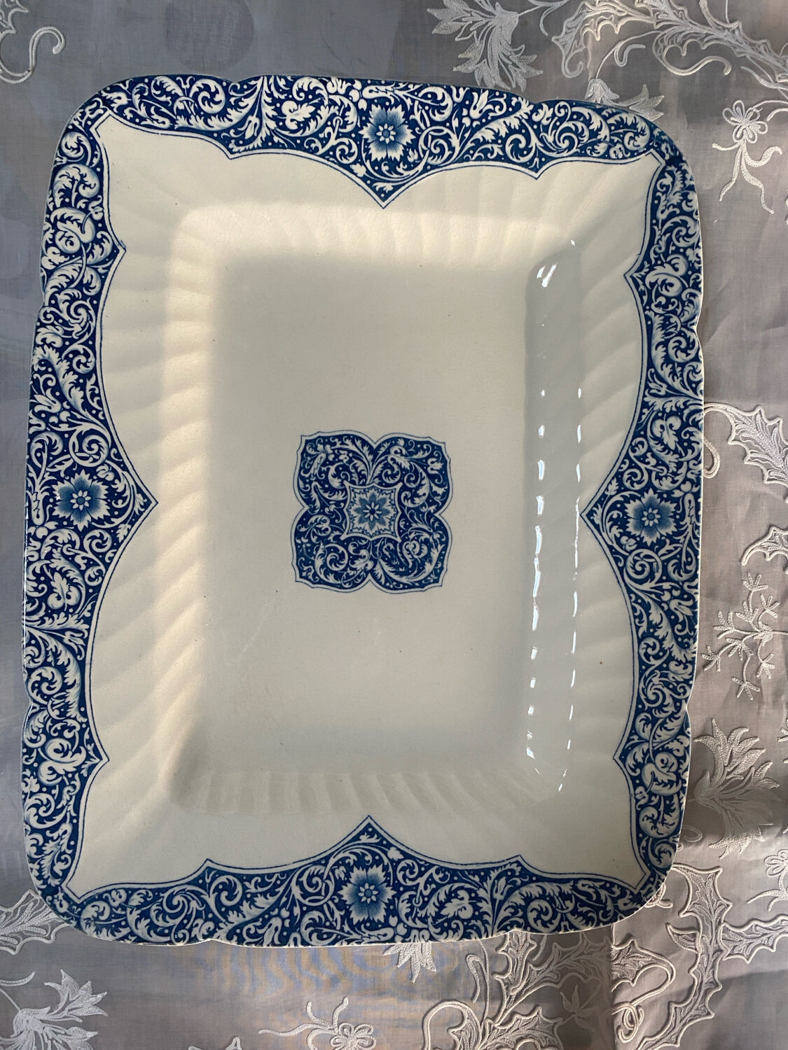 Plat rectangulaire en terre de fer Gien